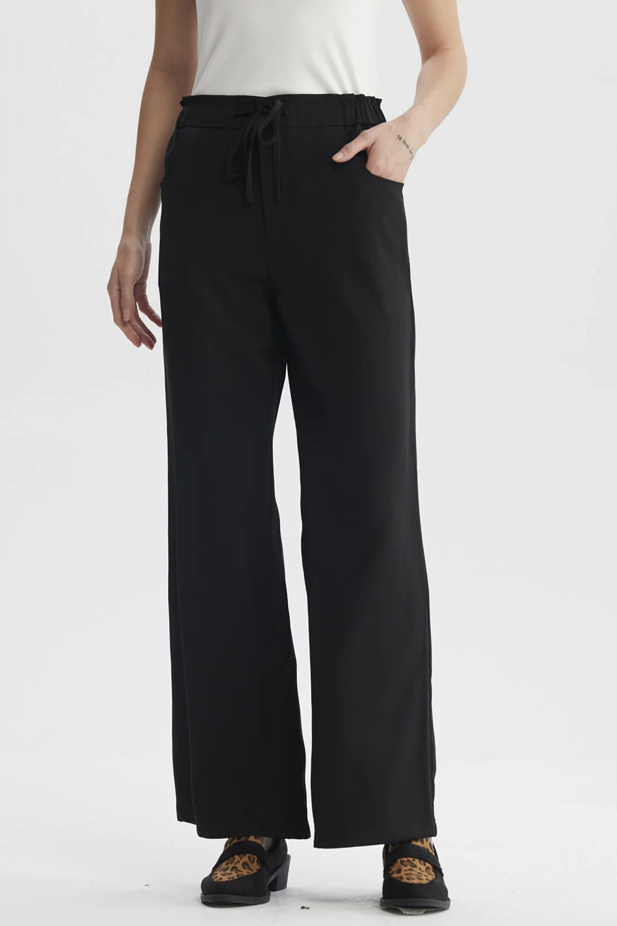 Pantalón Mujer Pretina Con Cordón Negro