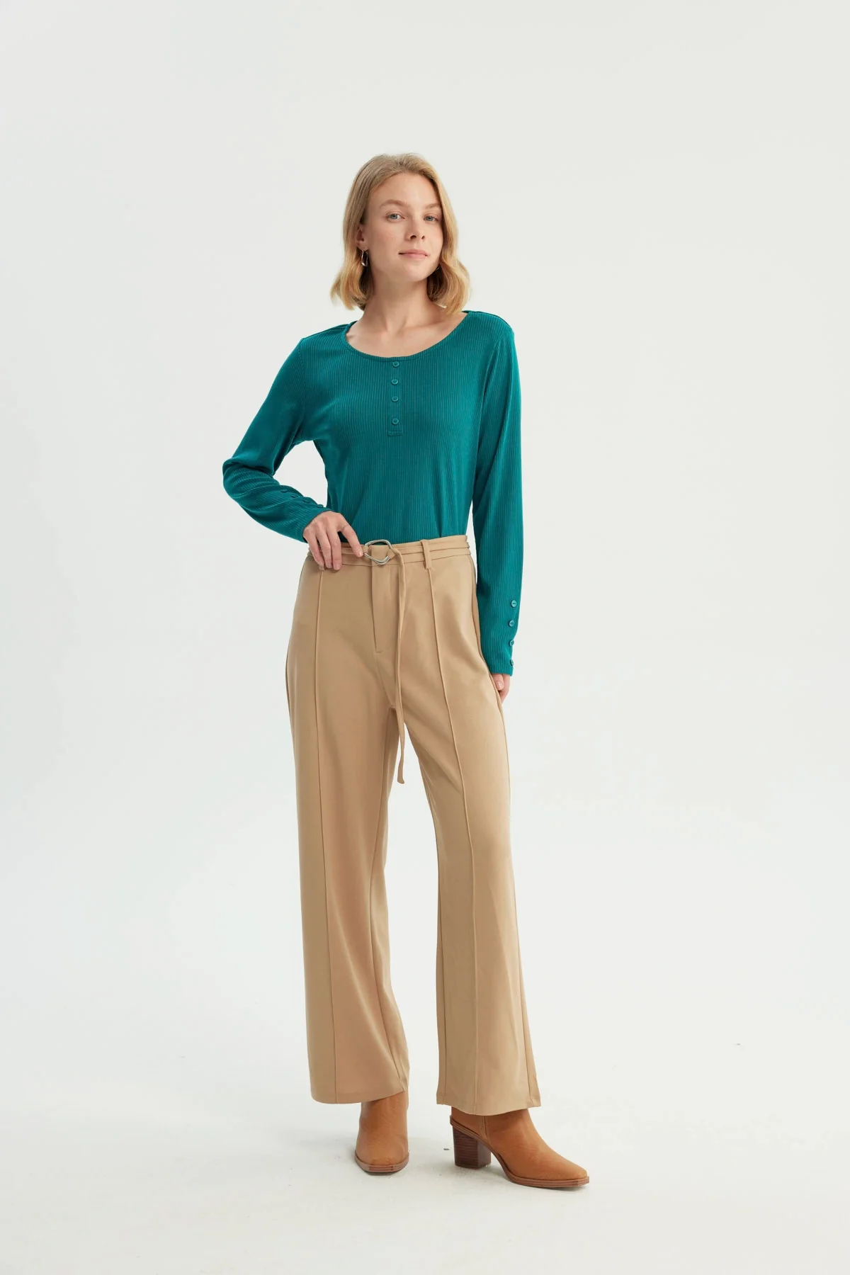 Pantalón Mujer Wide Leg Beige - Image 4
