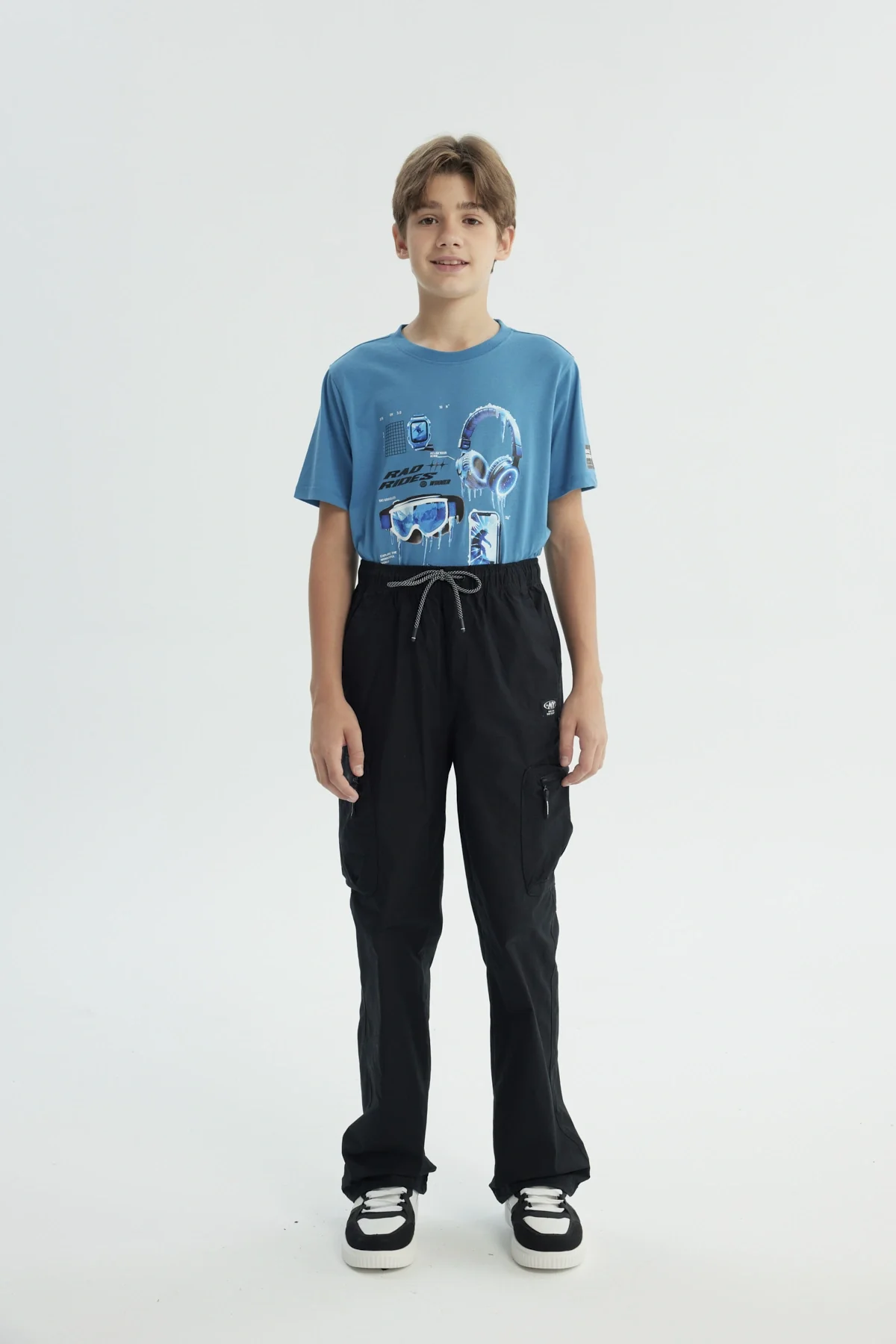Pantalón Niño Calce Recto Negro - Image 4