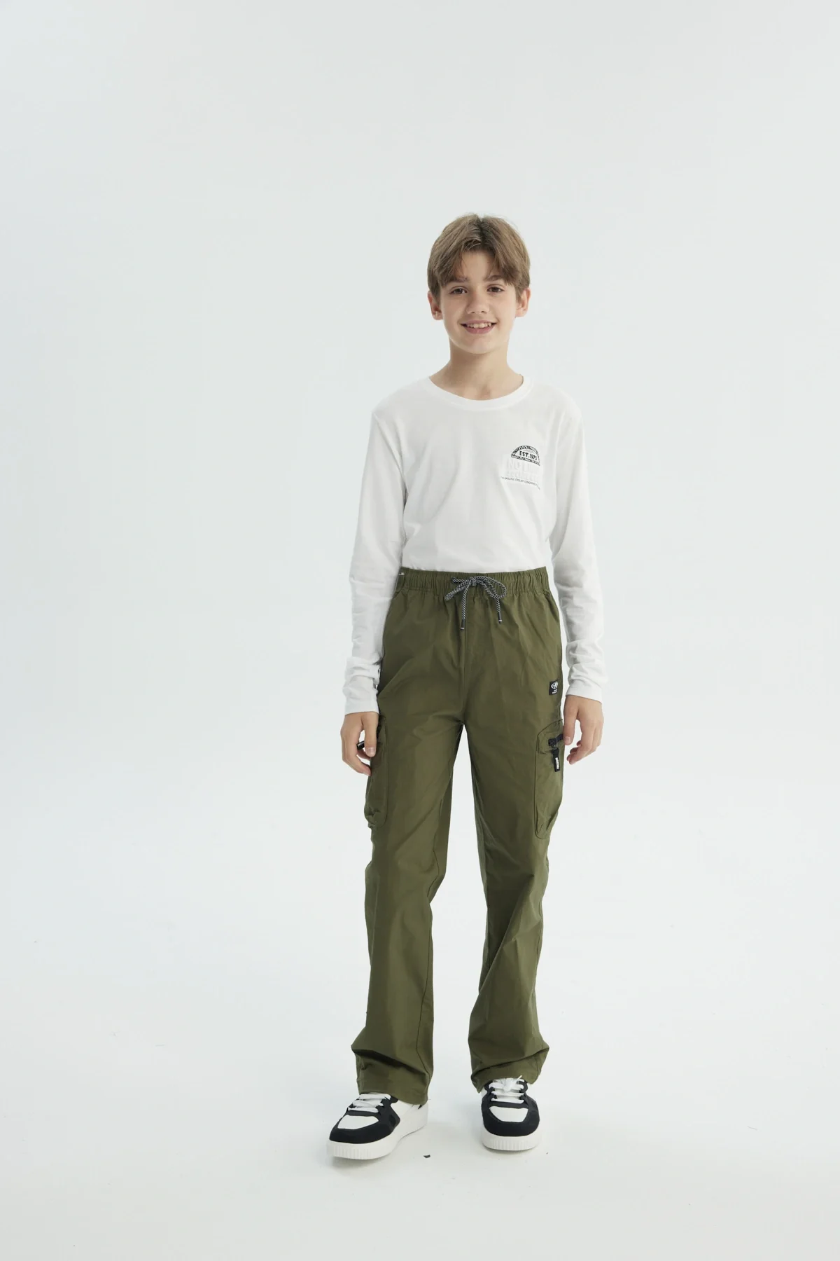Pantalón Niño Calce Recto Verde Militar - Image 4