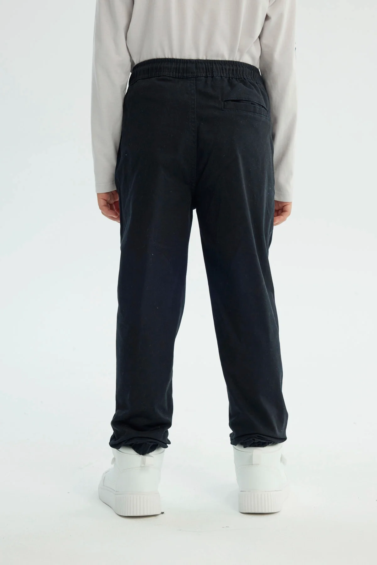 Pantalón Niño Pitillo Negro - Image 3