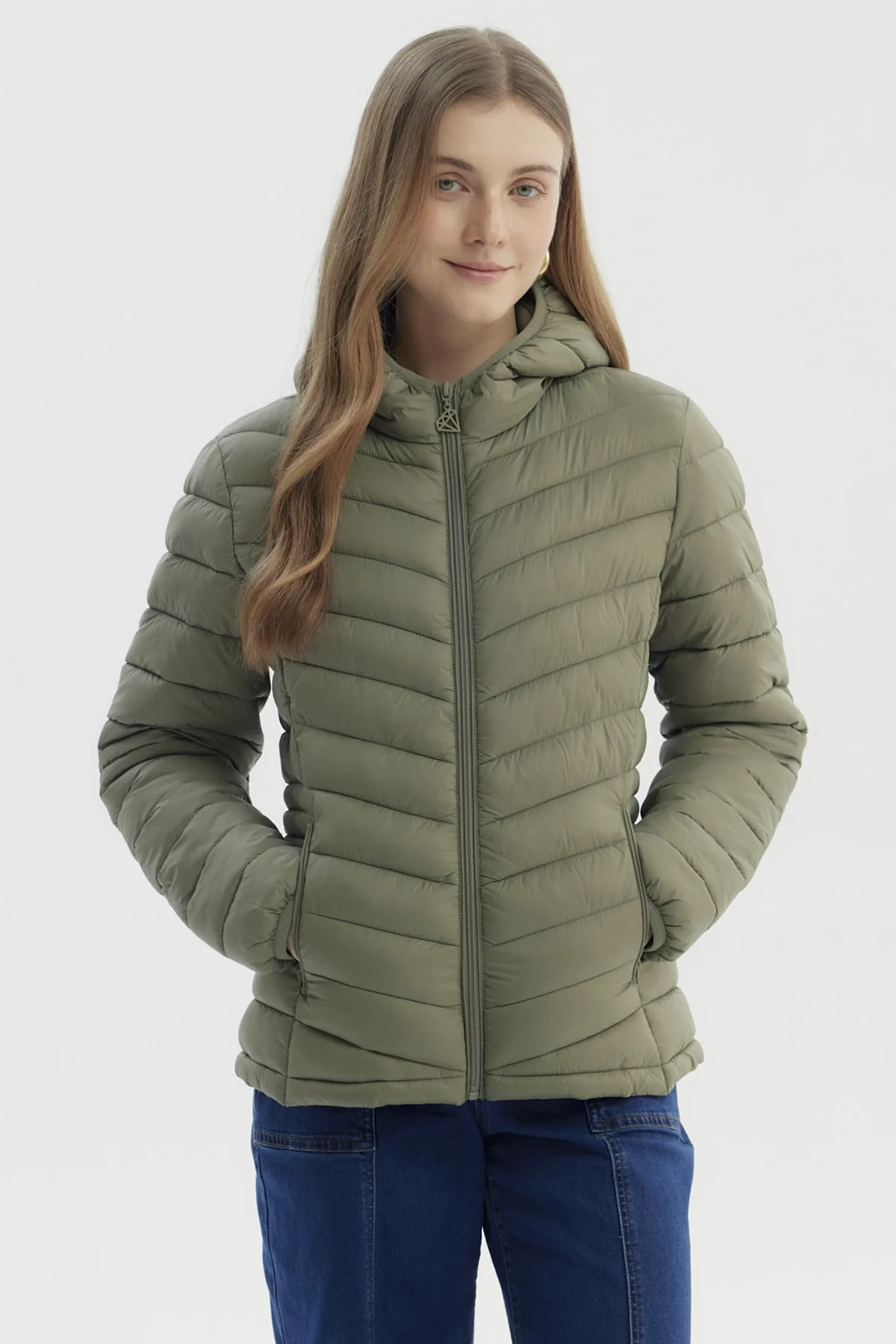 Parka Mujer Corta Plummy Cortes Verde Militar