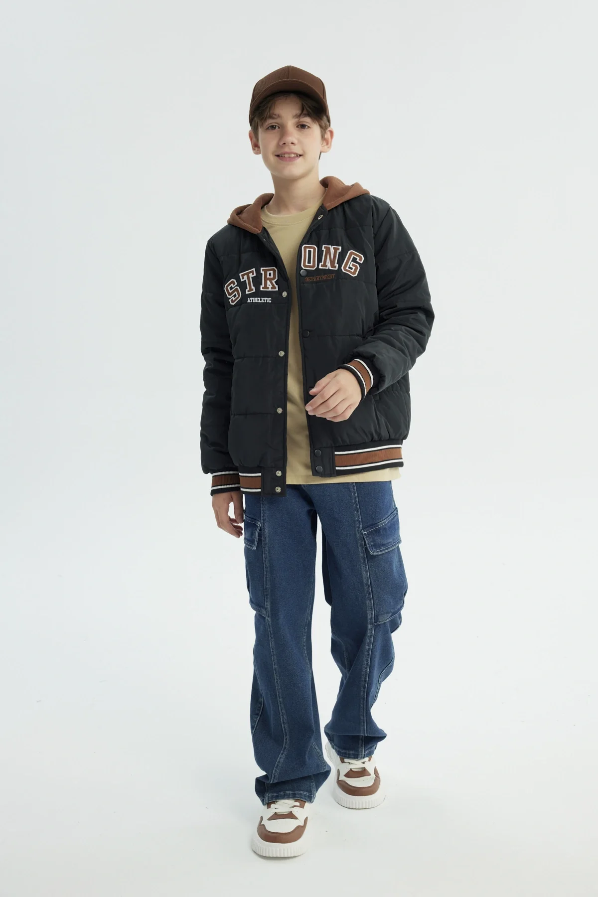Parka Niño Con Gorro Negro - Image 4