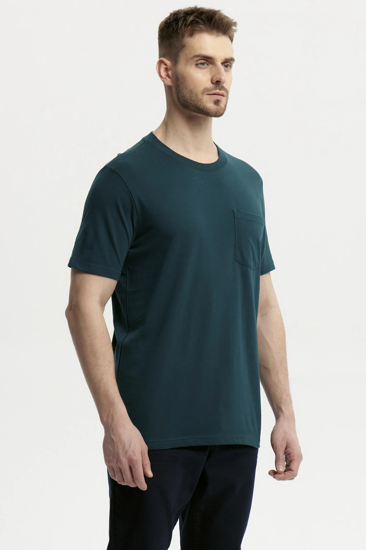 Polera Hombre Básica Con Bolsillo Verde Oscuro - Image 2