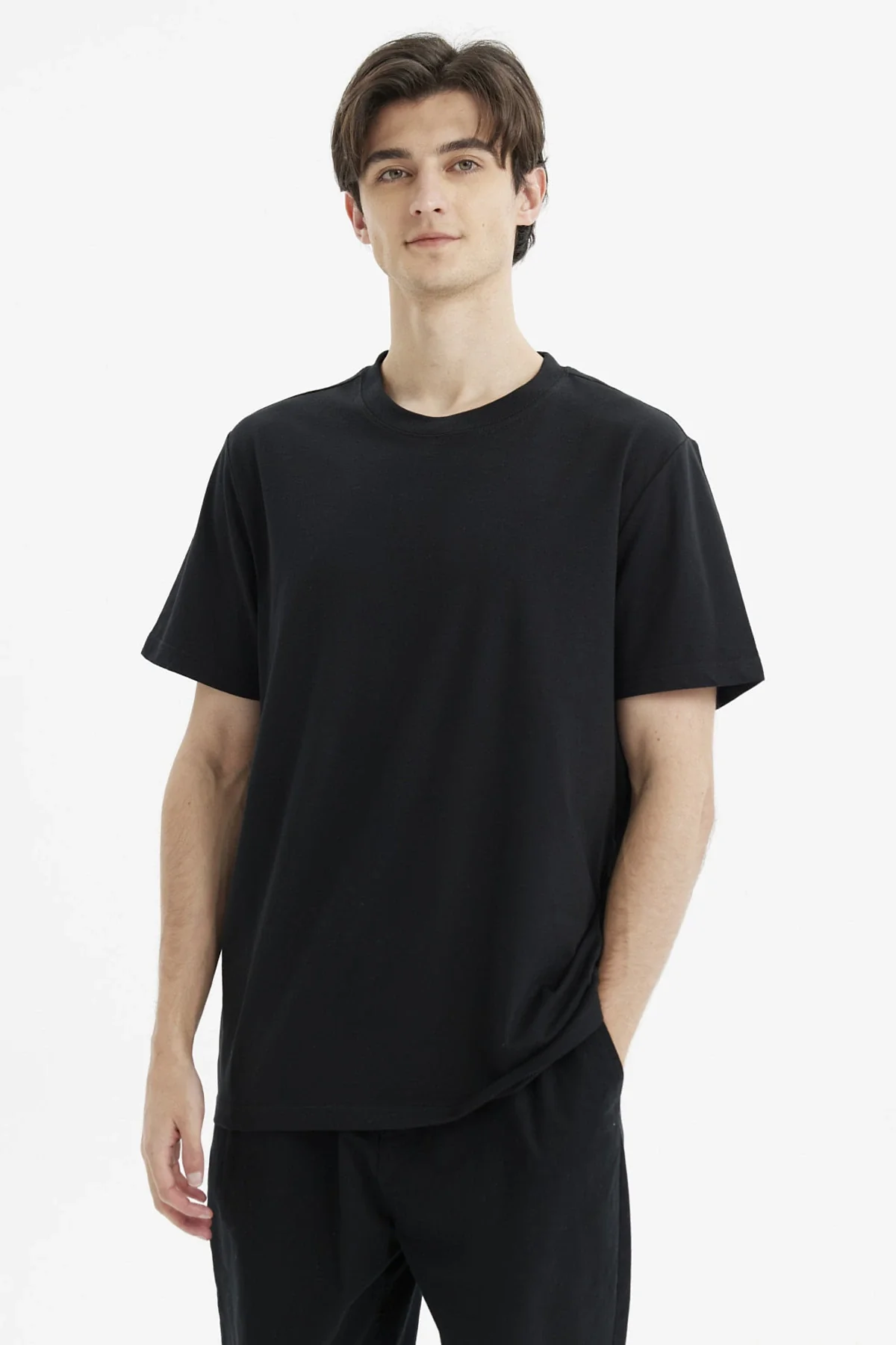 Polera Hombre Regular Fit Básica Negro