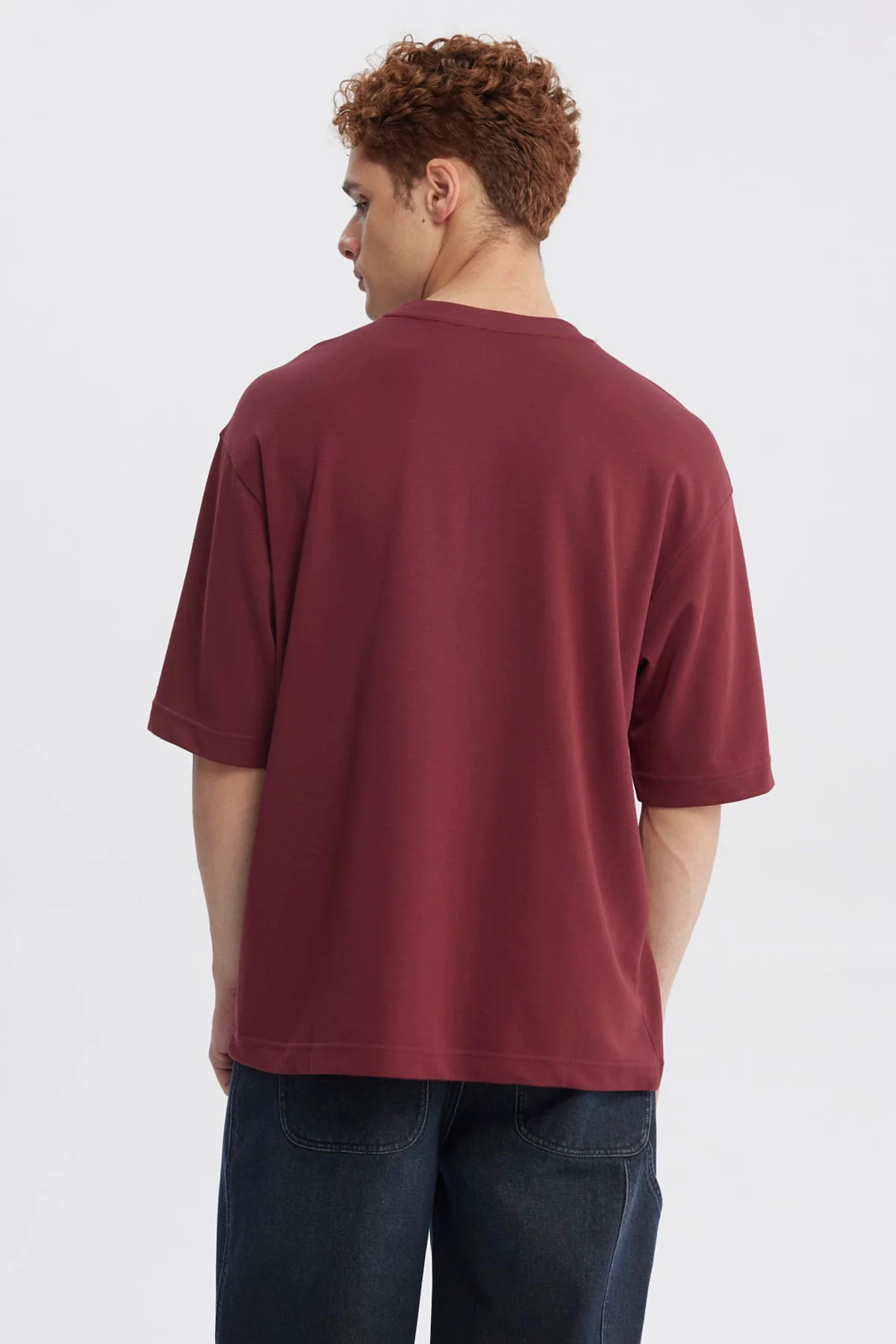 Polera Hombre Overside Fit Burdeo - Image 3