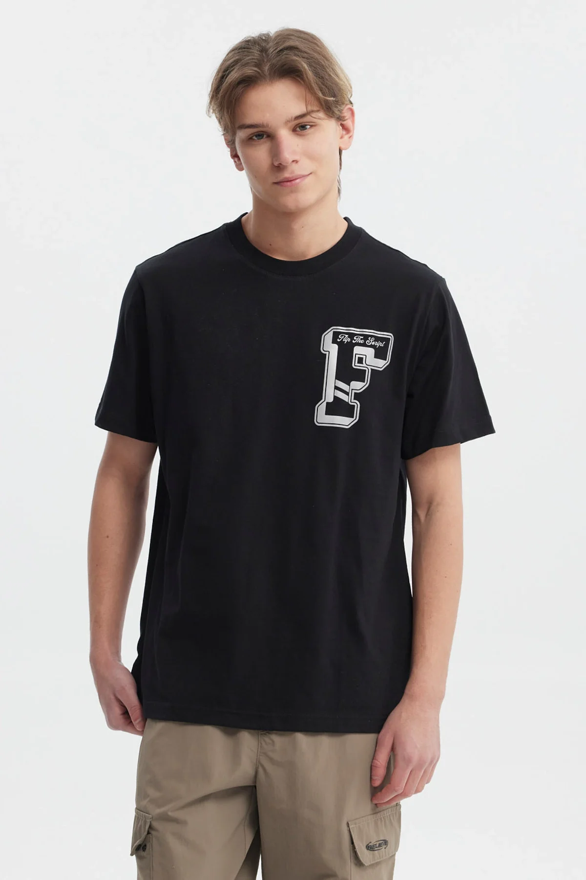 Polera Hombre Regular Fit Letra Negro