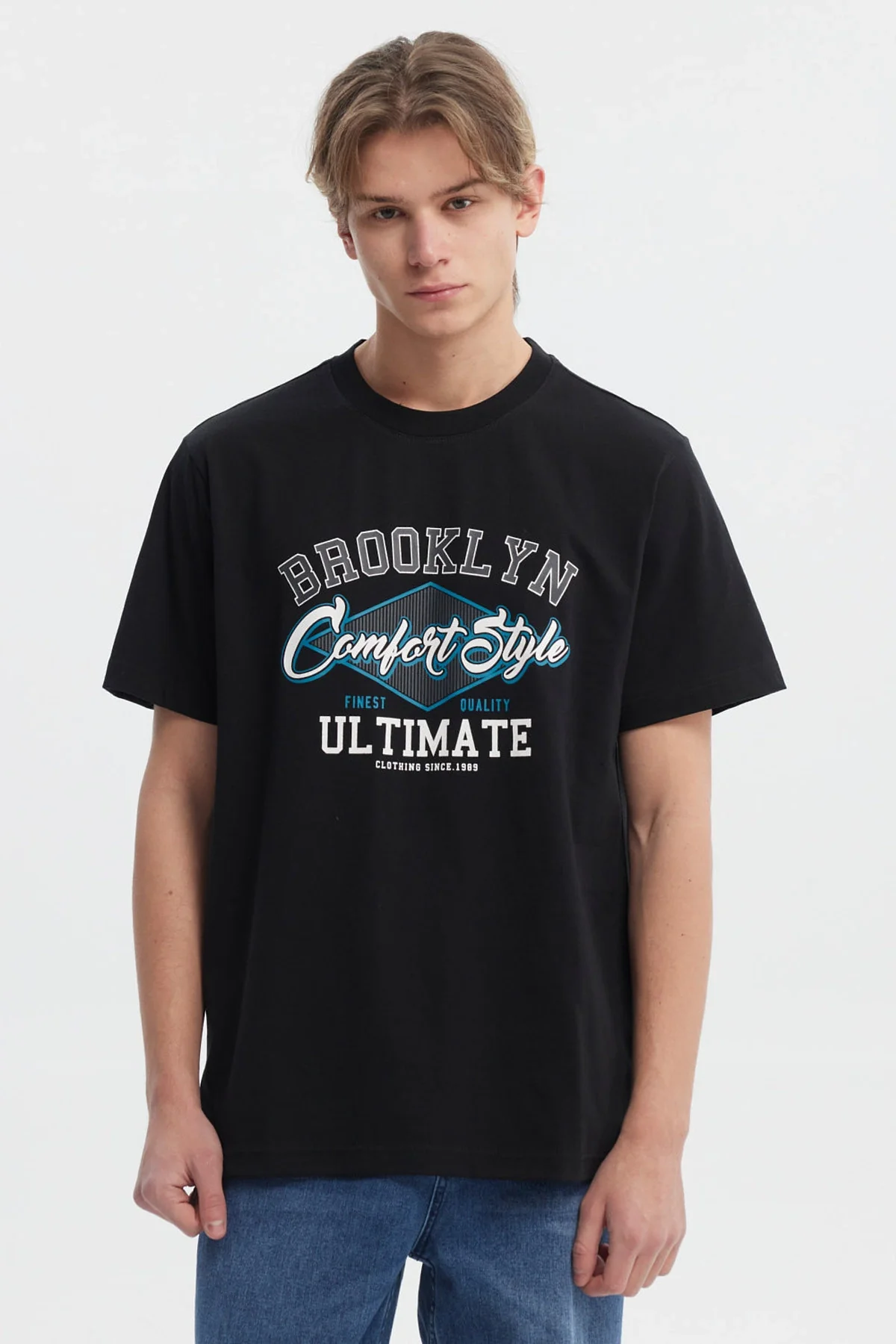 Polera Hombre Regular Fit Print College Negro