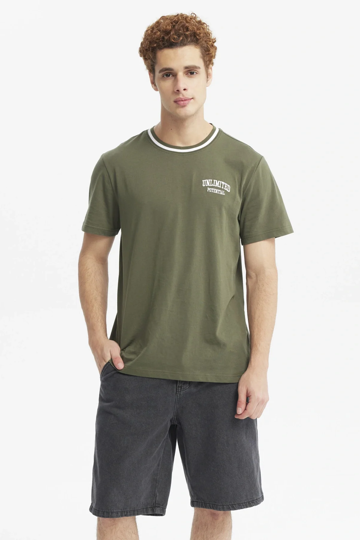 Polera Hombre Regular Print Verde Militar