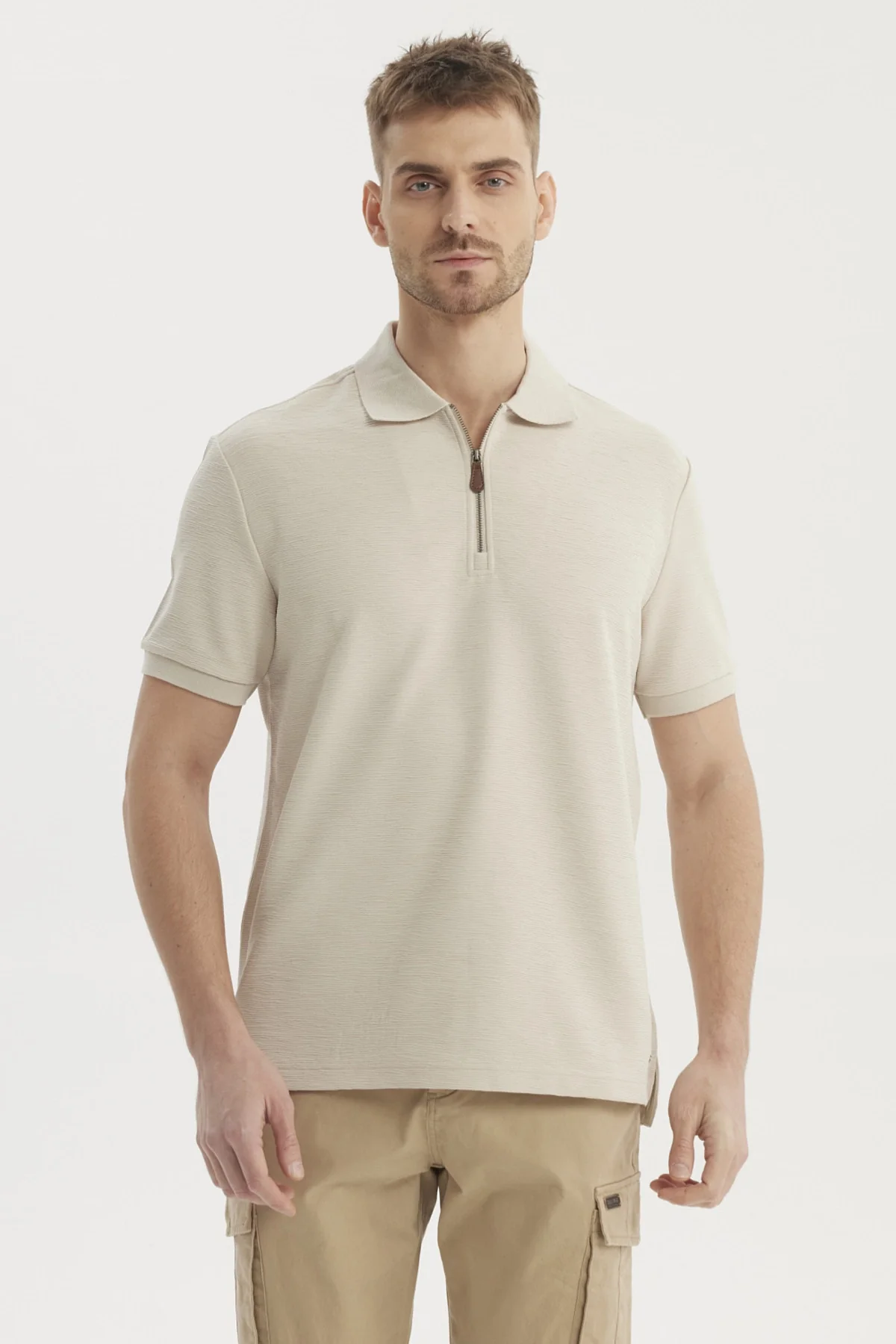Polera Hombre Textura Vertical Gris Claro