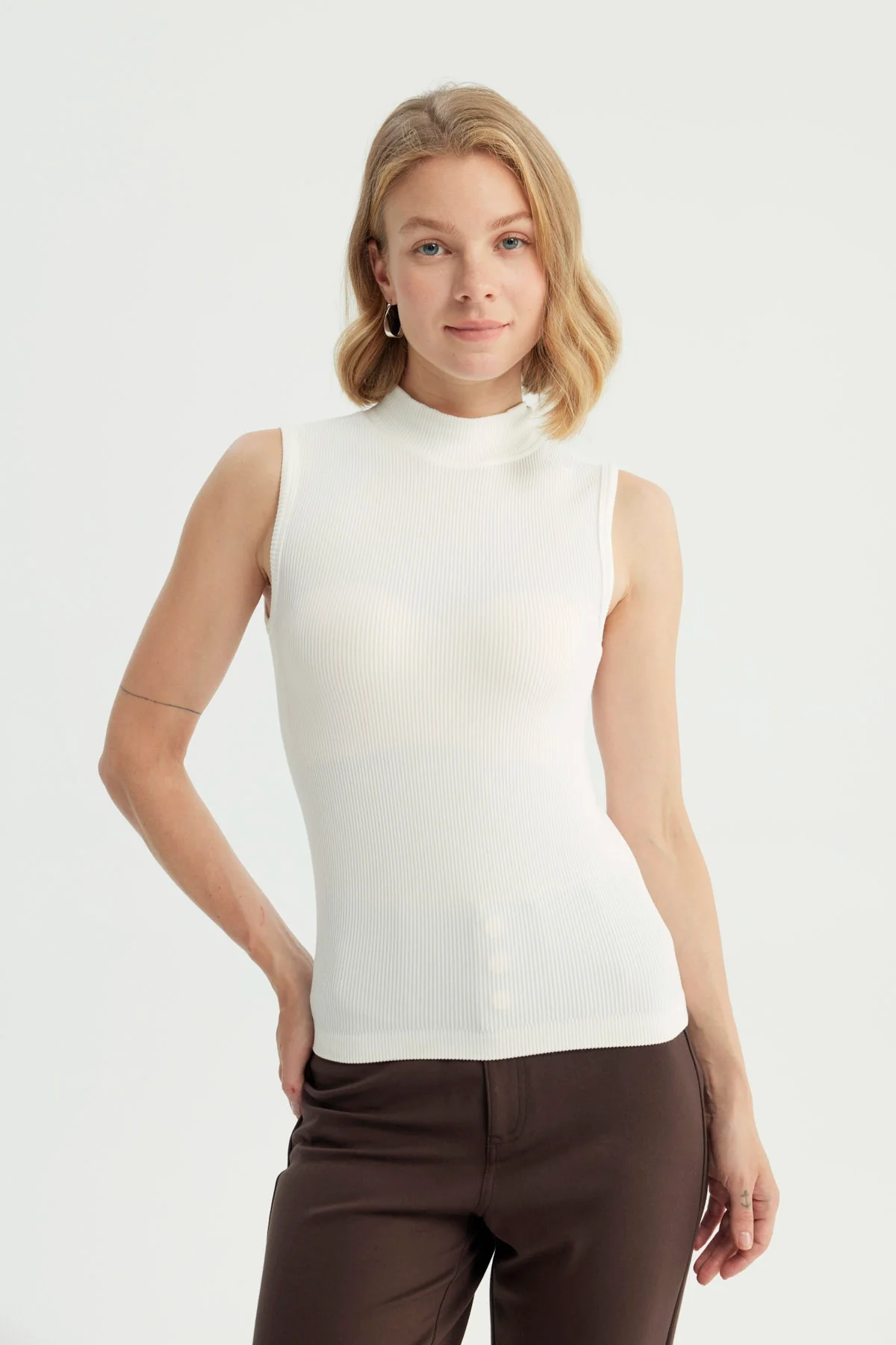 Polera Mujer Ajustada Sin Mangas Crudo