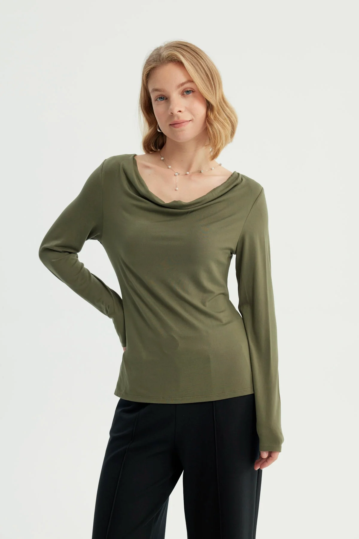 Polera Mujer Ajustada Verde Militar