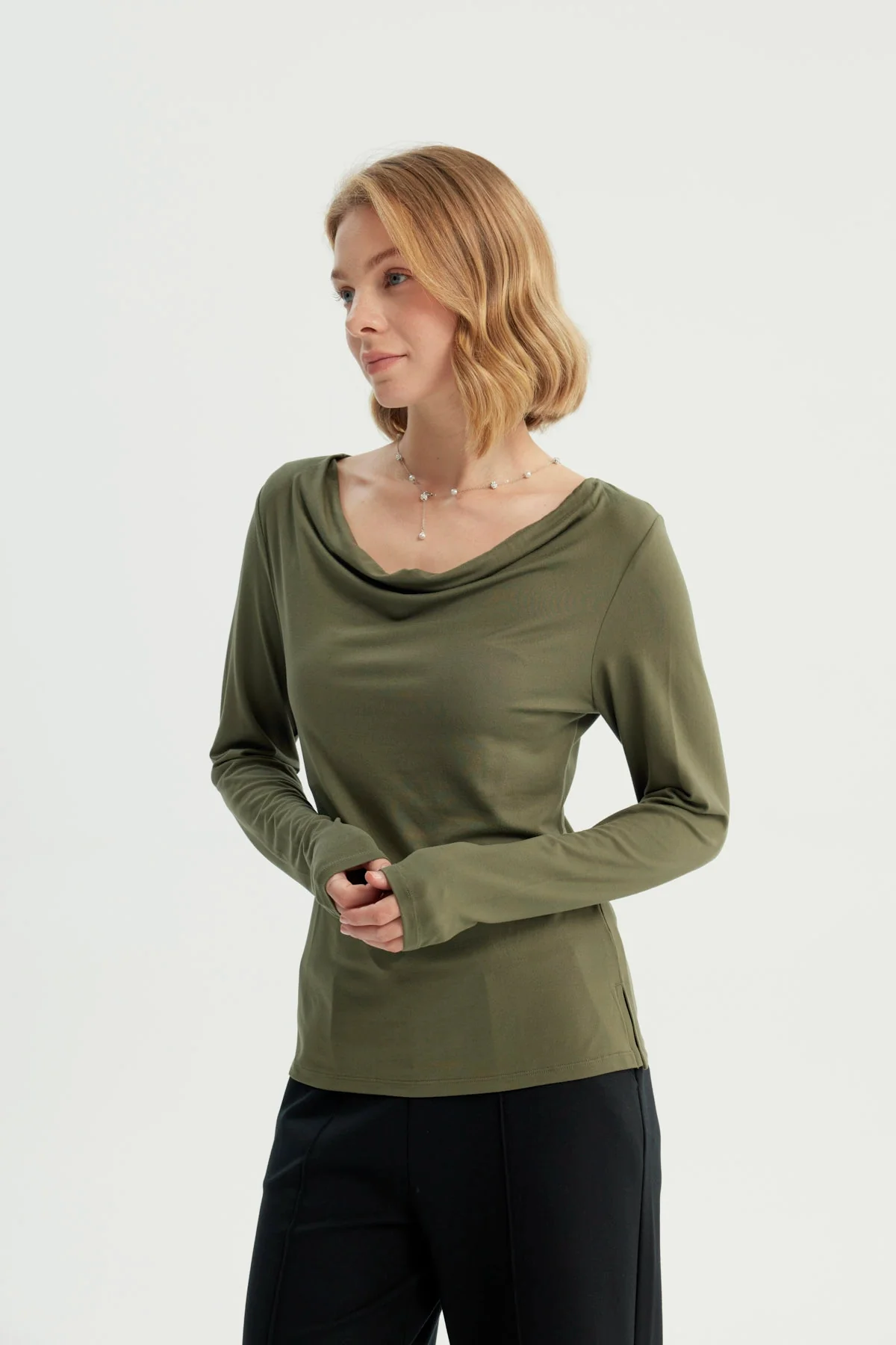 Polera Mujer Ajustada Verde Militar - Image 2