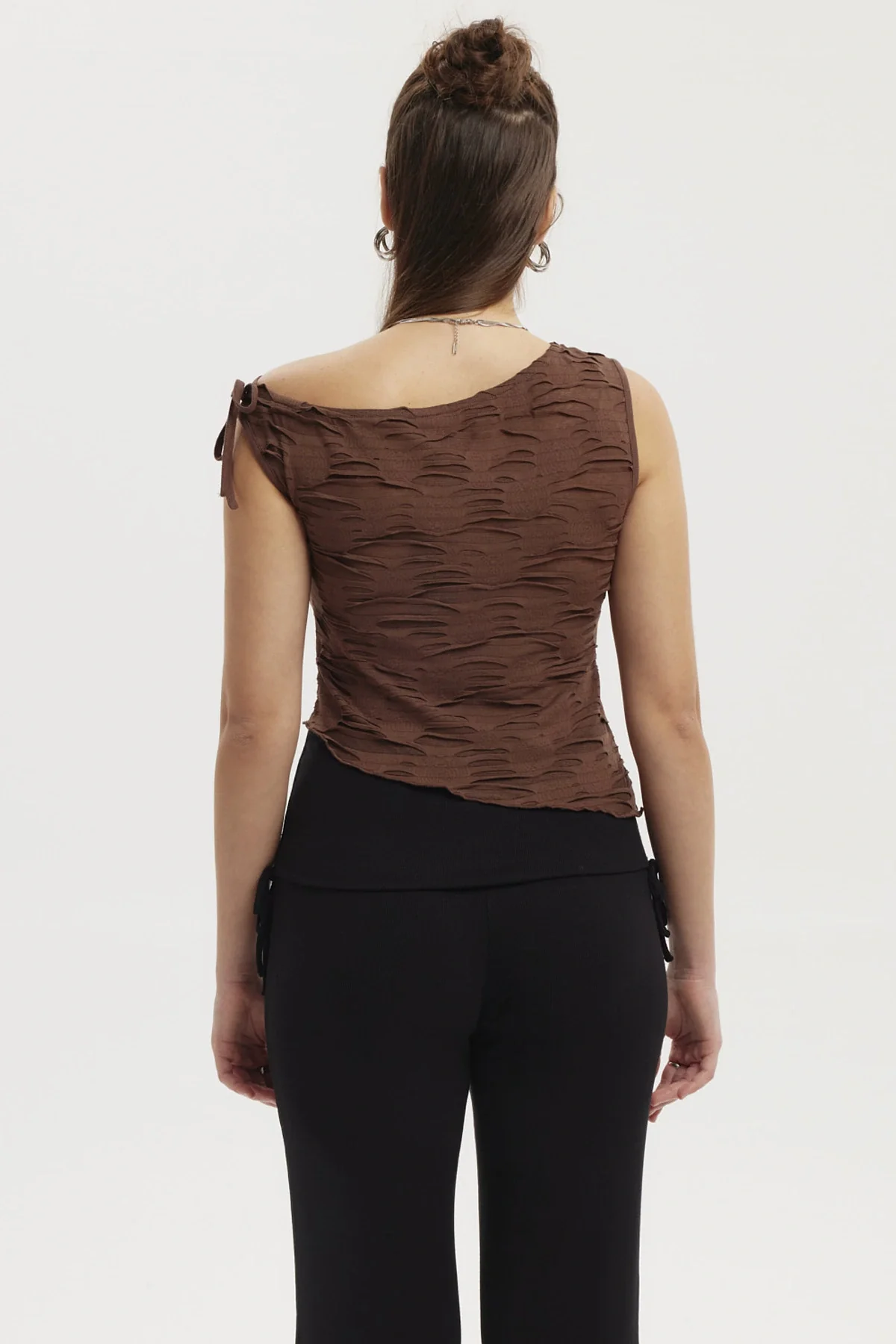 Polera Mujer Basta Asimétrica Café Oscuro - Image 3