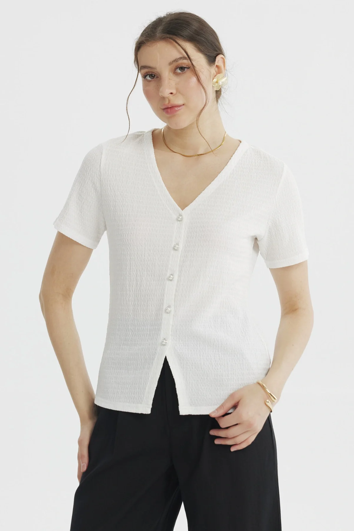 Polera Mujer Botónes Perlas Crudo