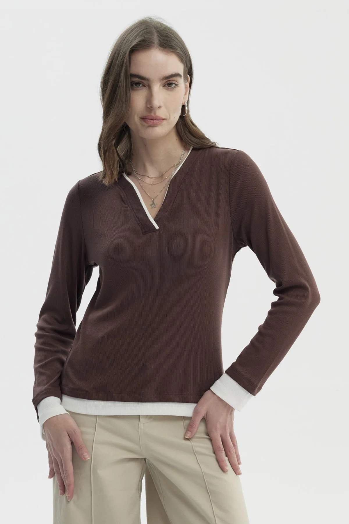 Polera Mujer Slim Café Claro