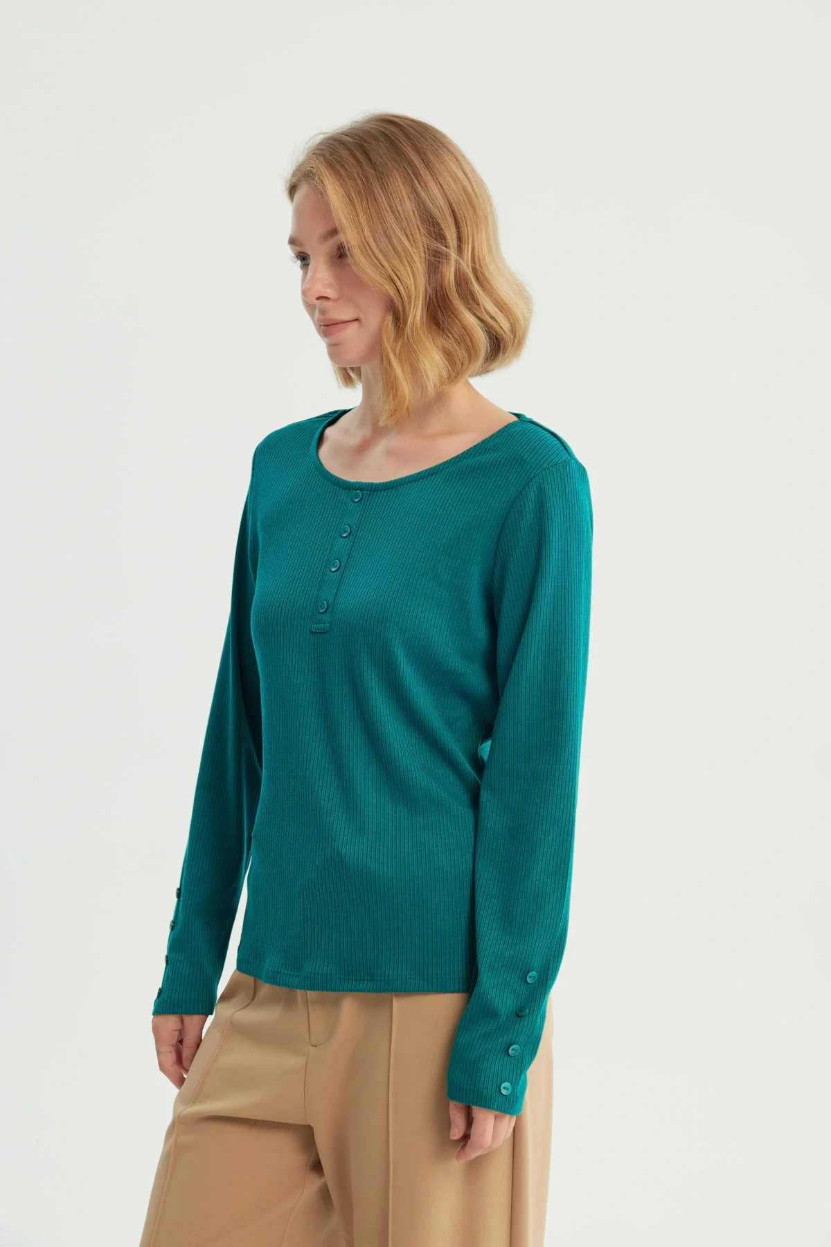Polera Mujer Slim Verde - Image 2