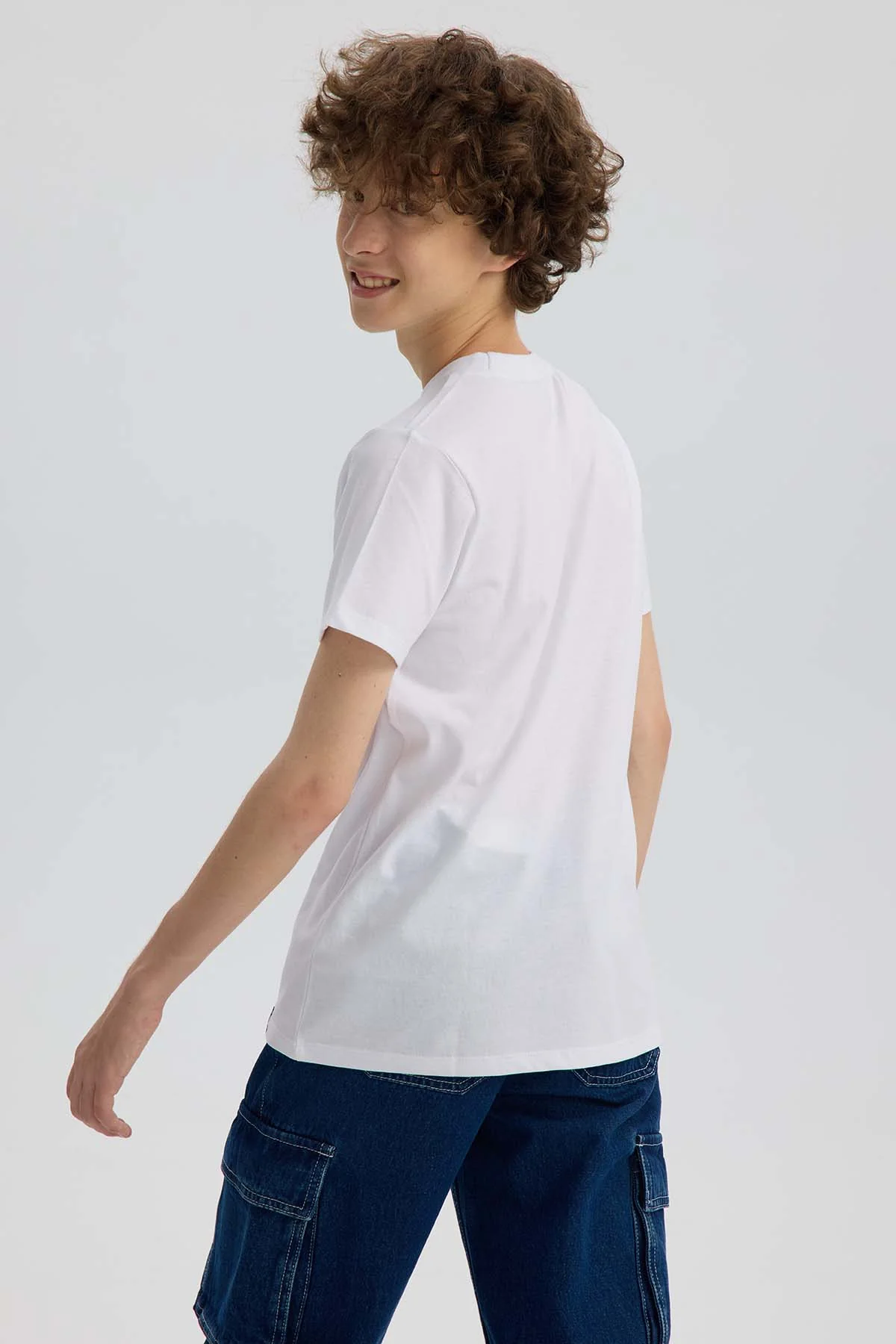 Polera Niño Básica Estampada Blanco - Image 3