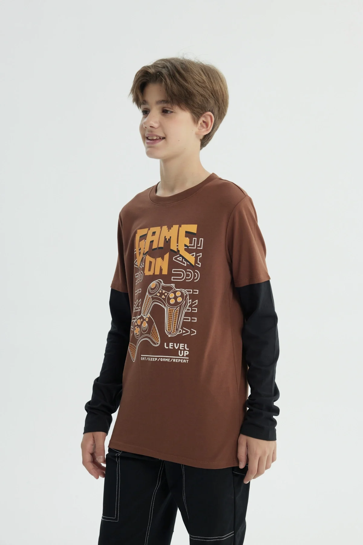Polera Niño Básica Print Café - Image 2