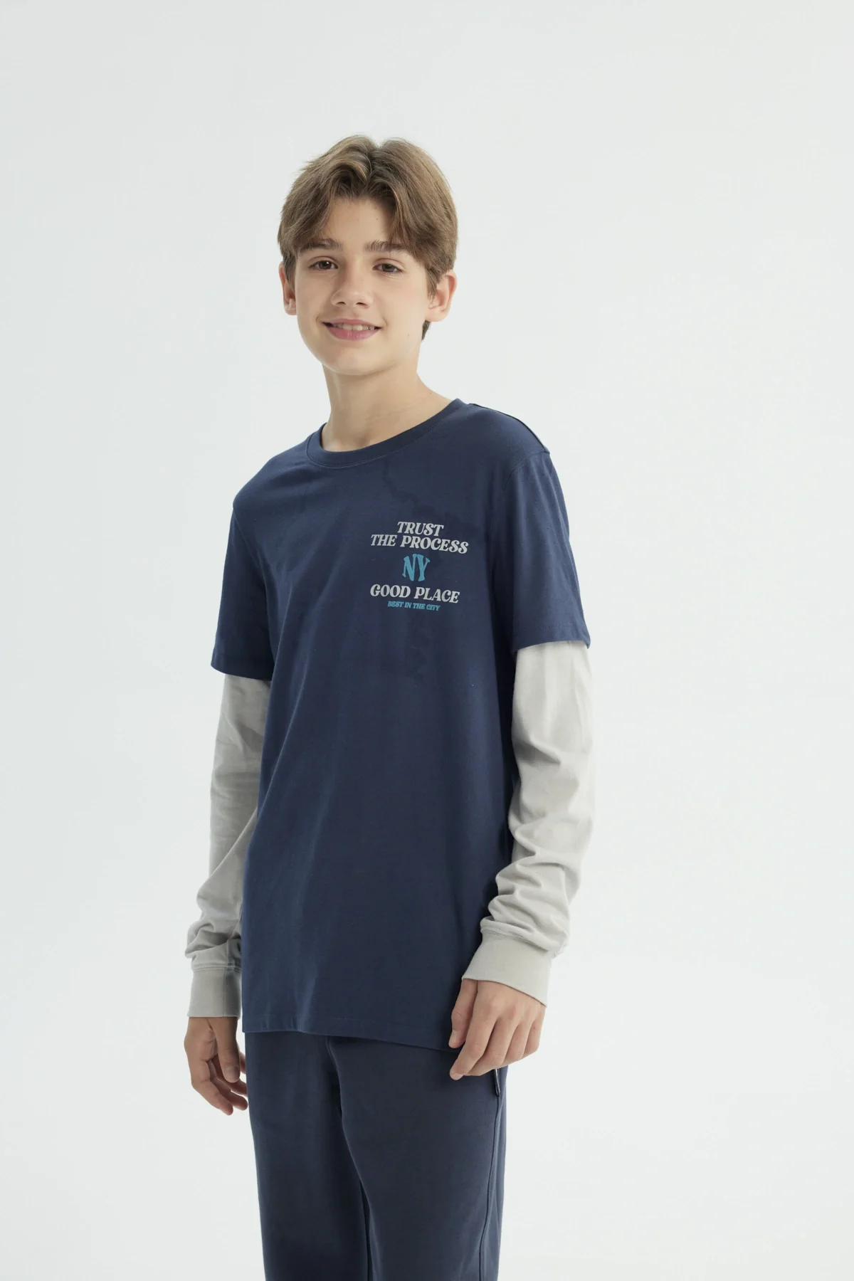 Polera Niño Regular Azul Oscuro - Image 2