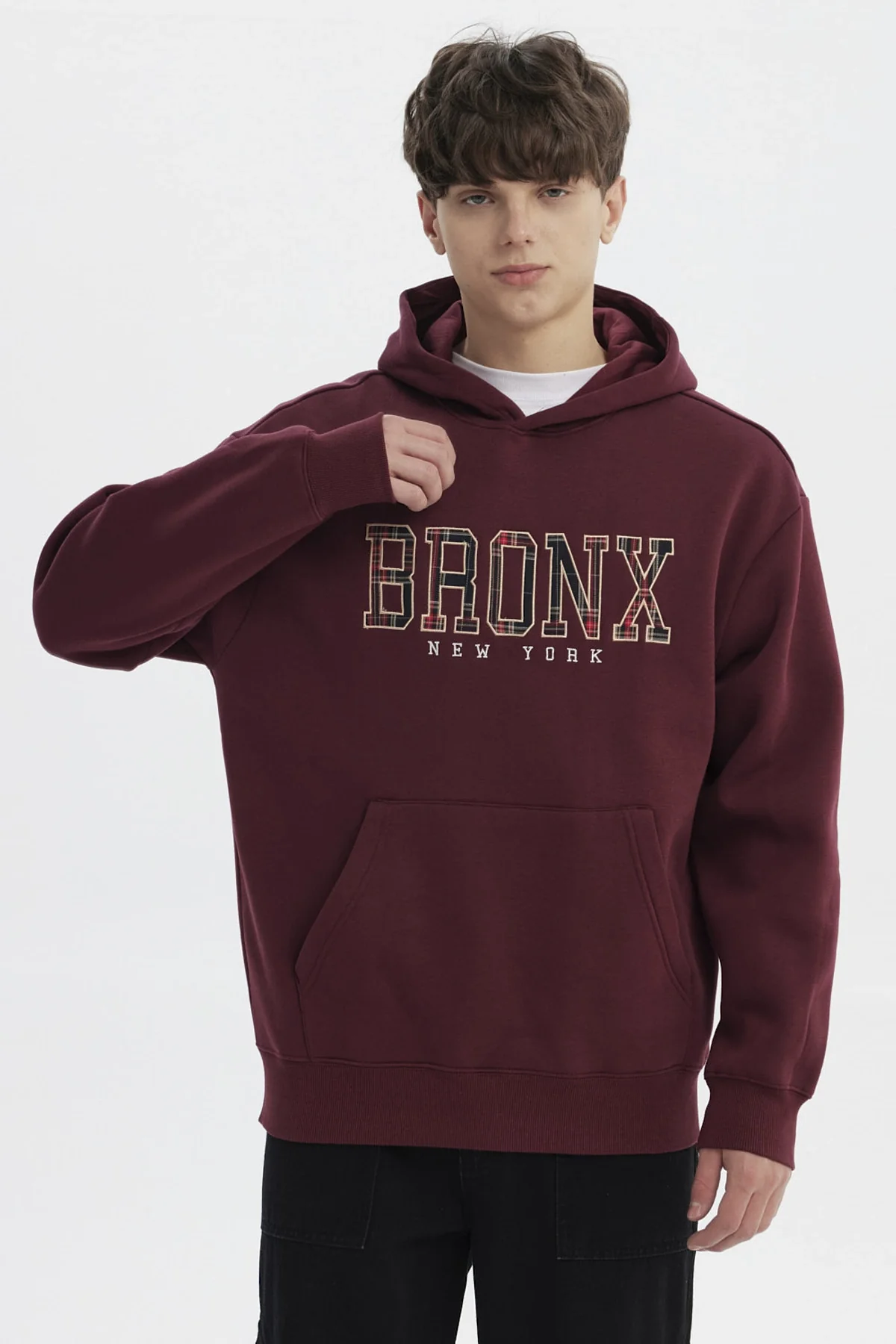 Polerón Hombre Slim Con Gorro Burdeo