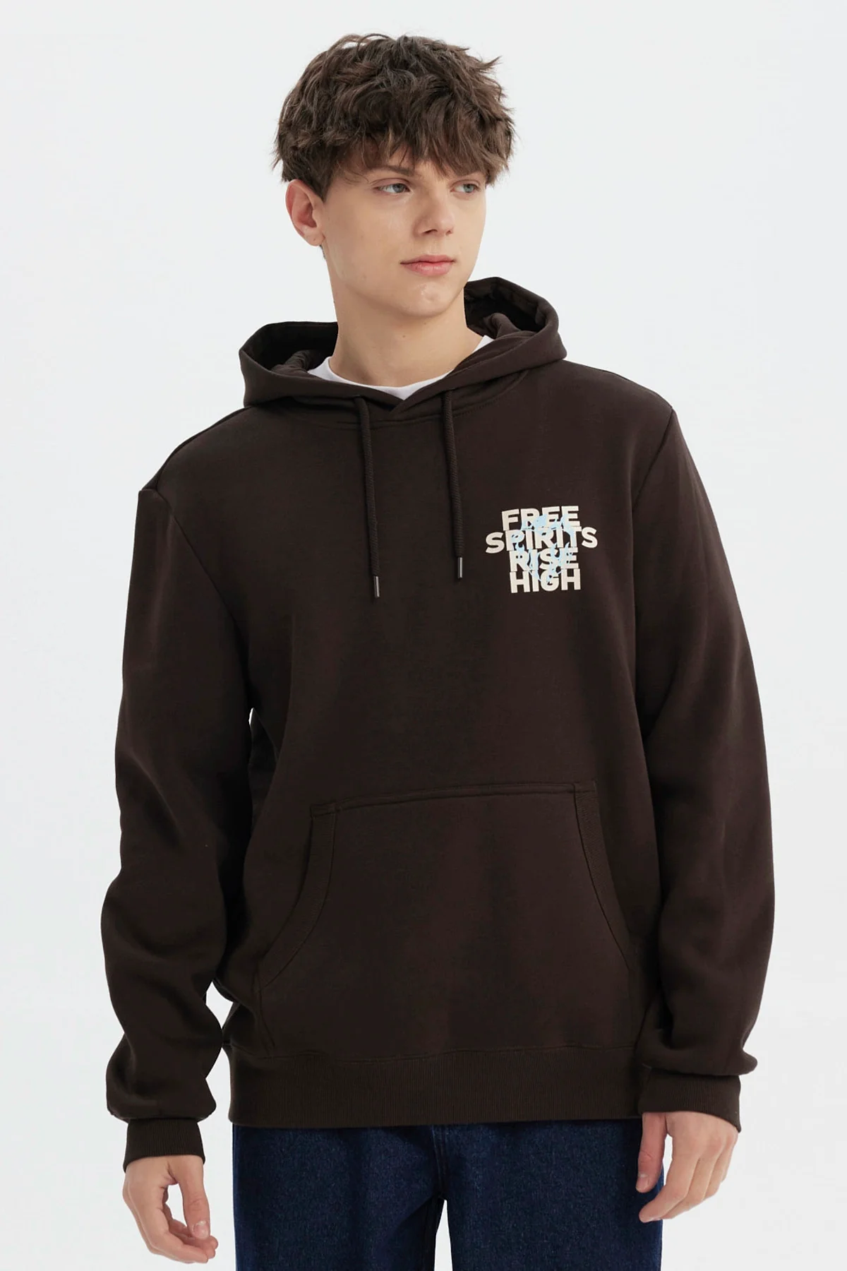 Polerón Hombre Slim Con Gorro Chocolate