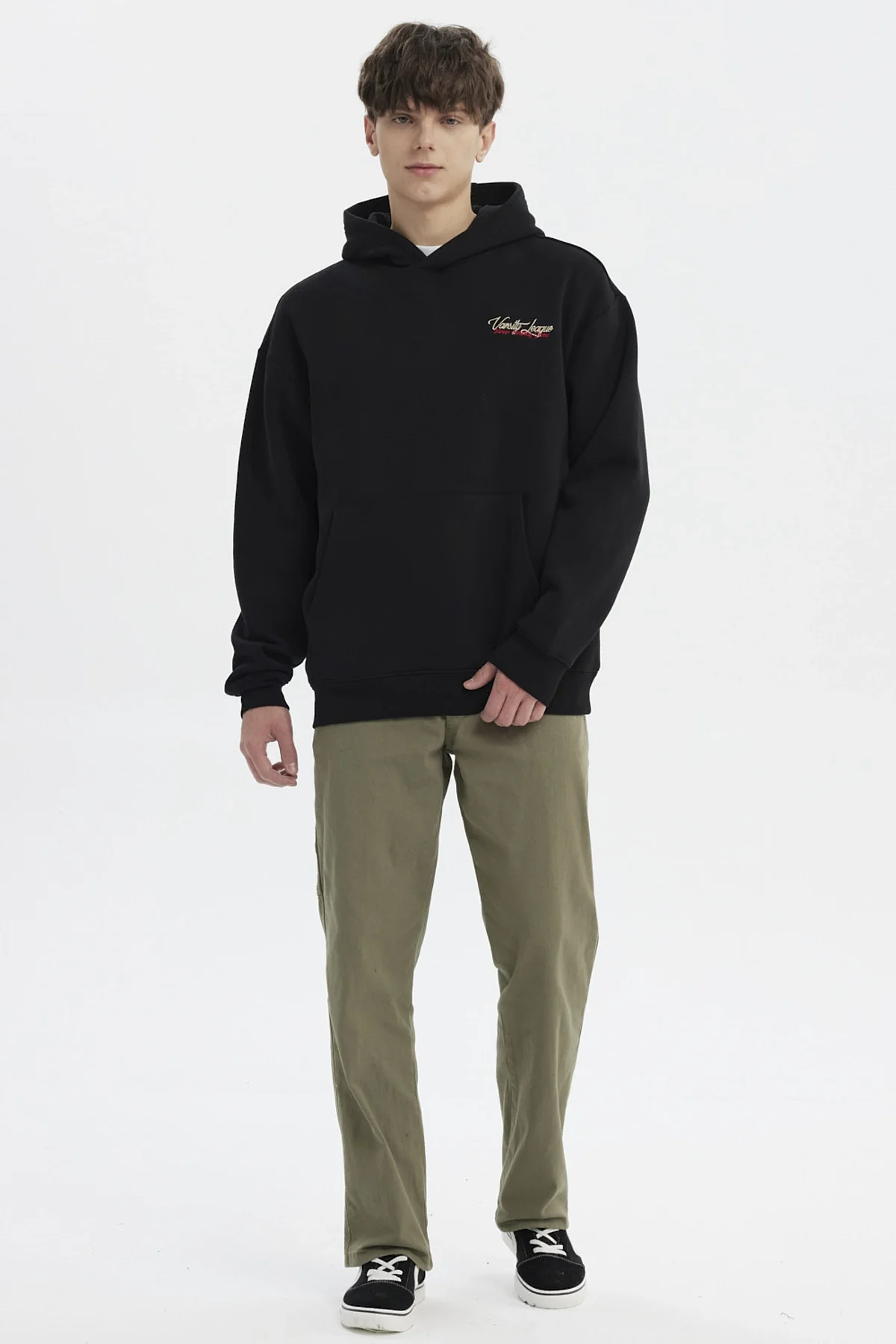 Polerón Hombre Slim Con Gorro Negro - Image 4