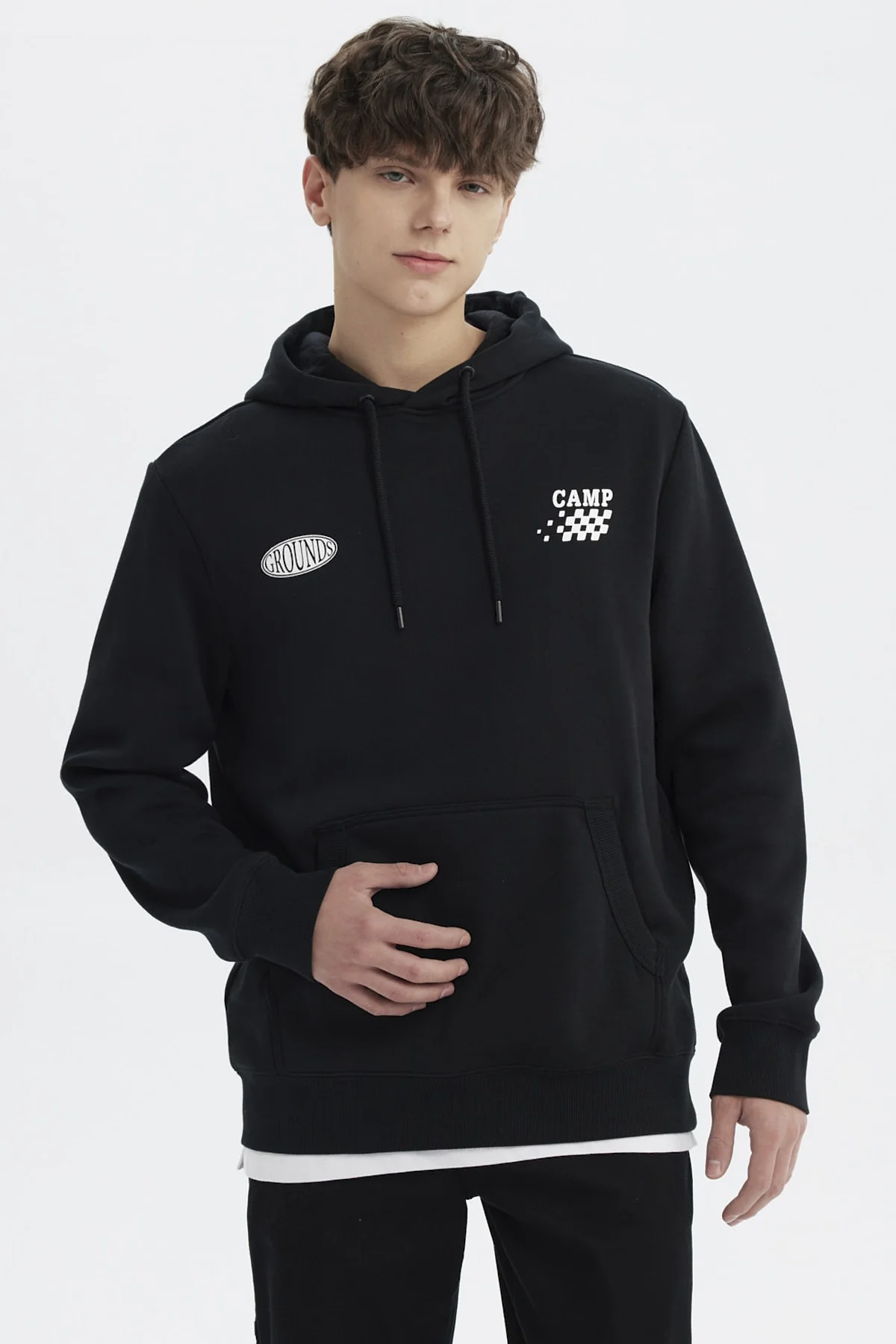 Polerón Hombre Slim Con Gorro Negro