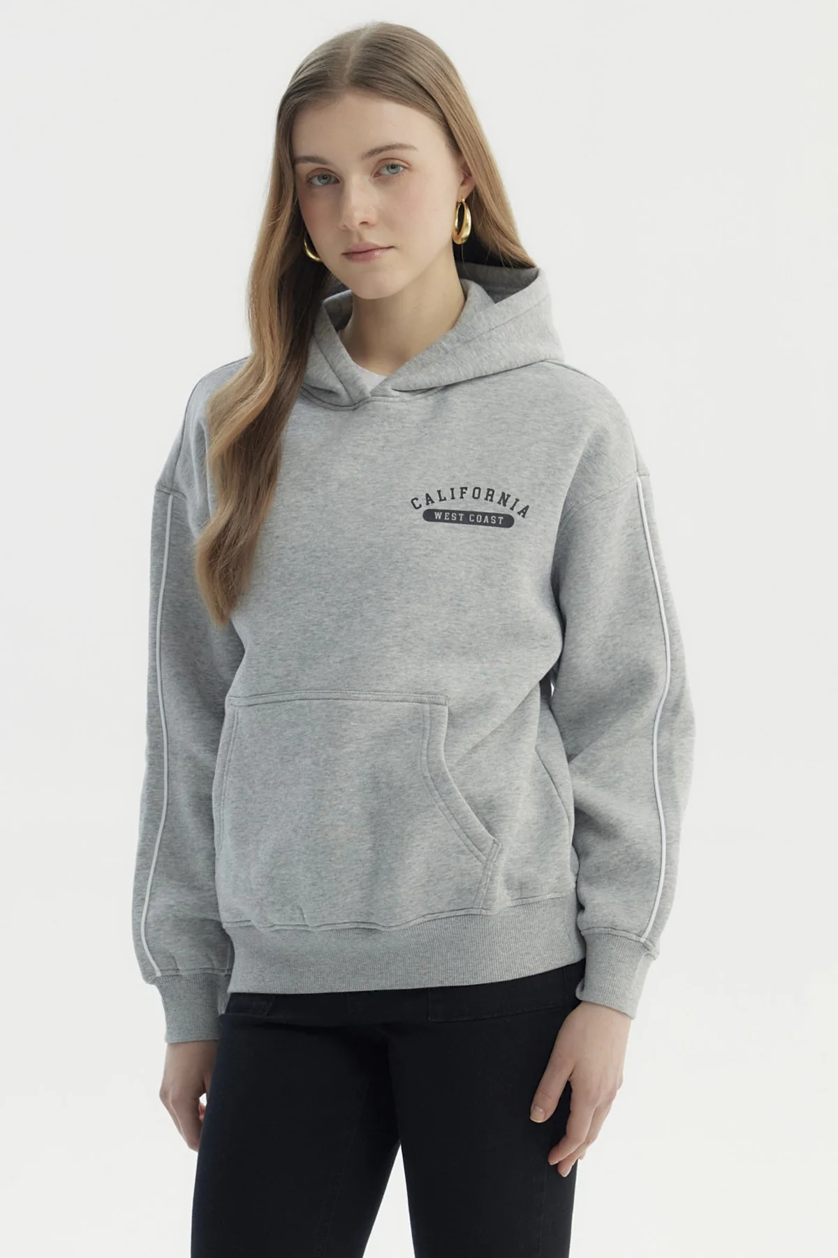 Polerón Mujer Canguro Print Gris Melange