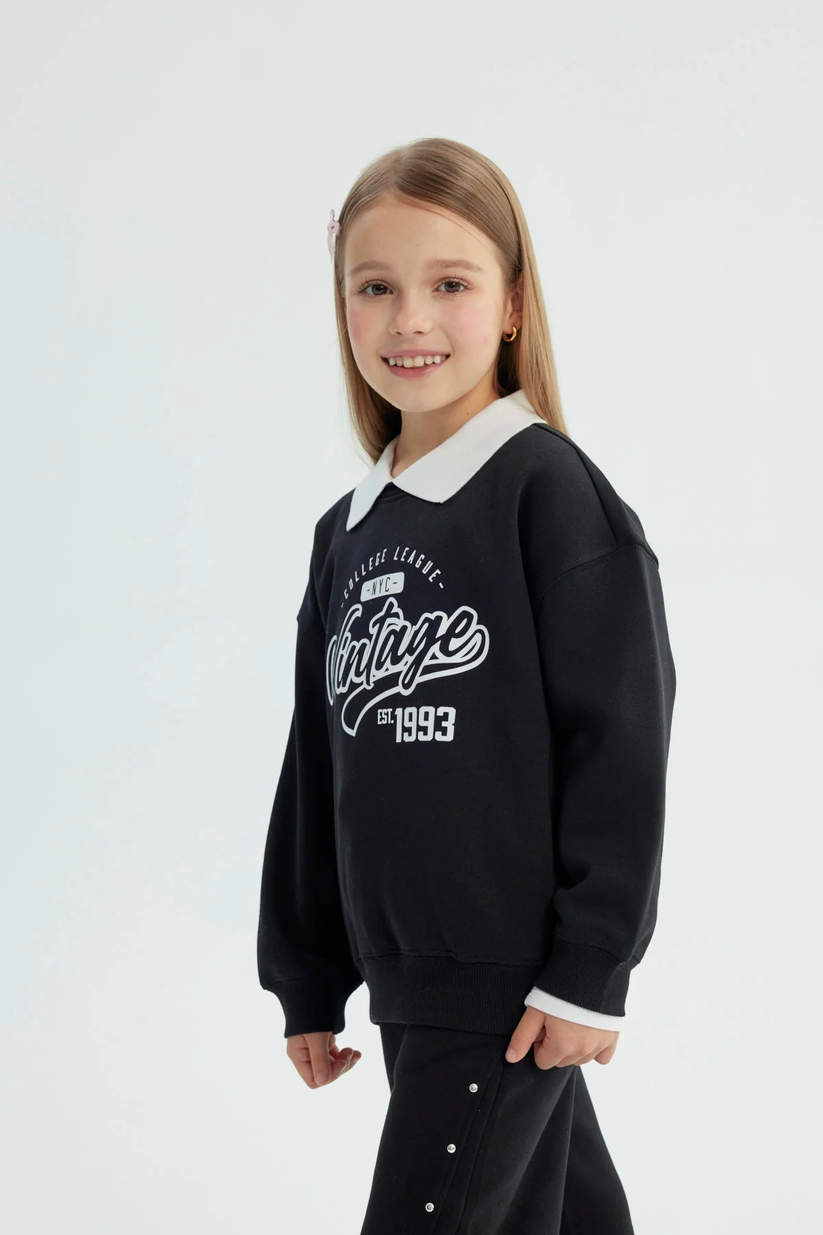 Polerón Niña Classic Cuello Camisero Negro - Image 2