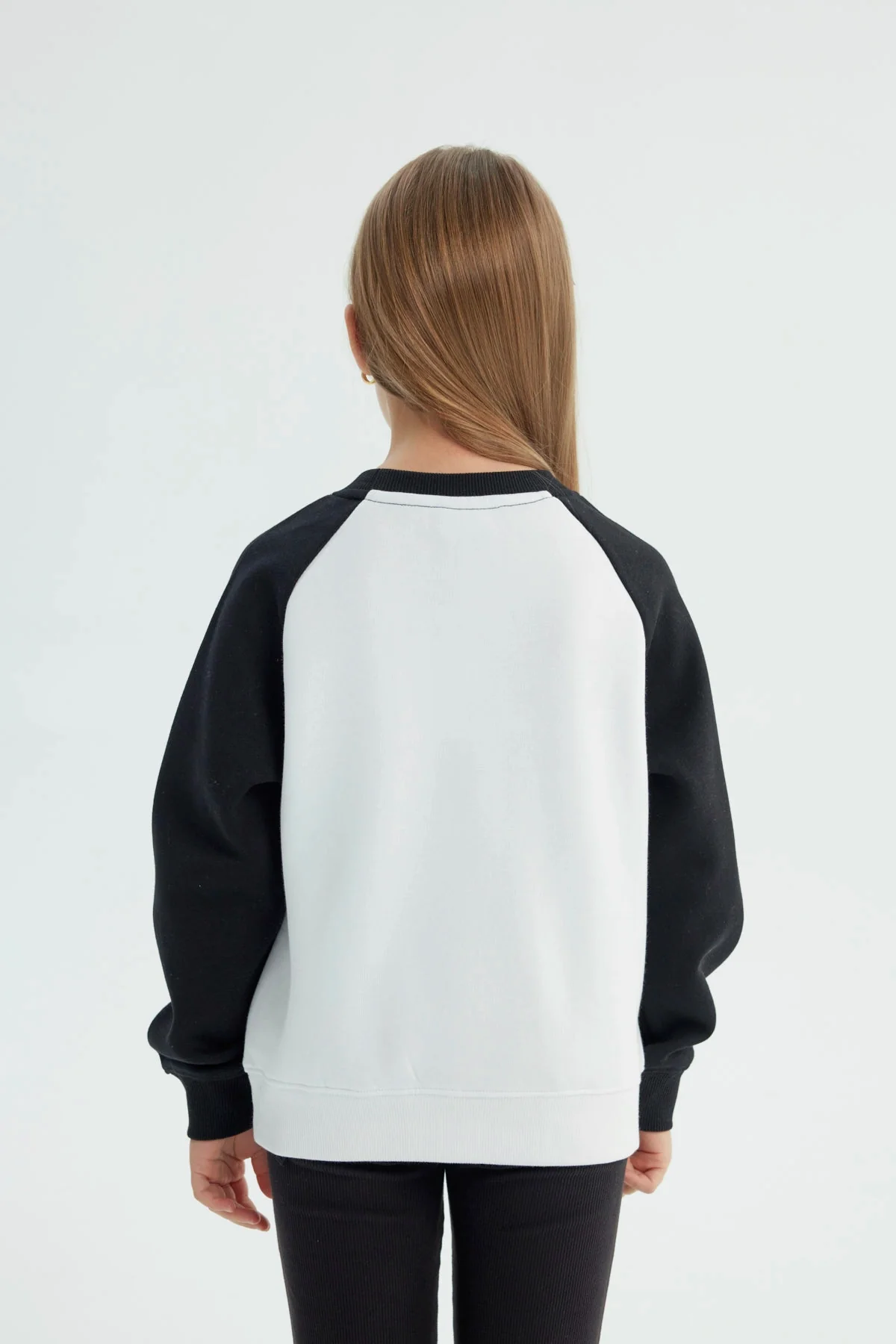 Polerón Niña Classic Negro - Image 3
