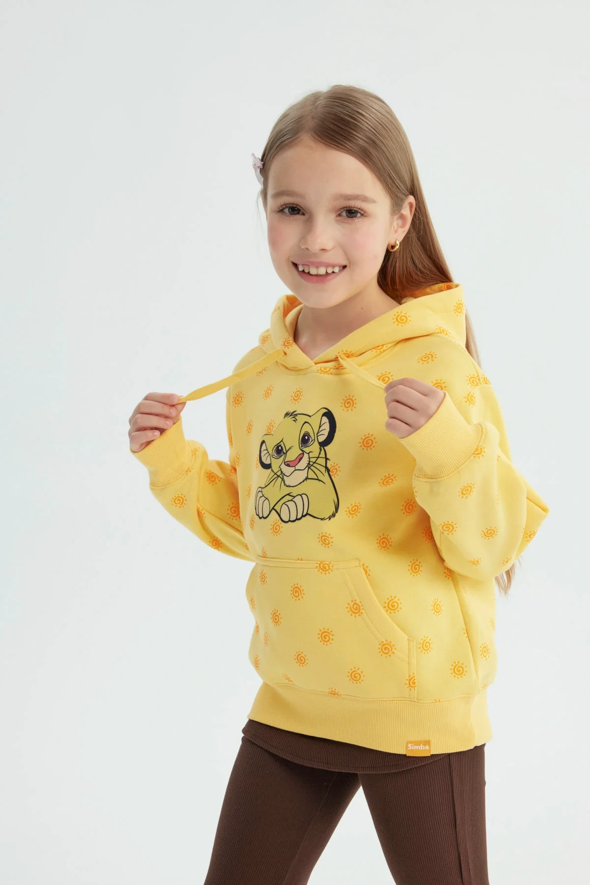 Polerón Niña Rey León Amarillo - Image 2
