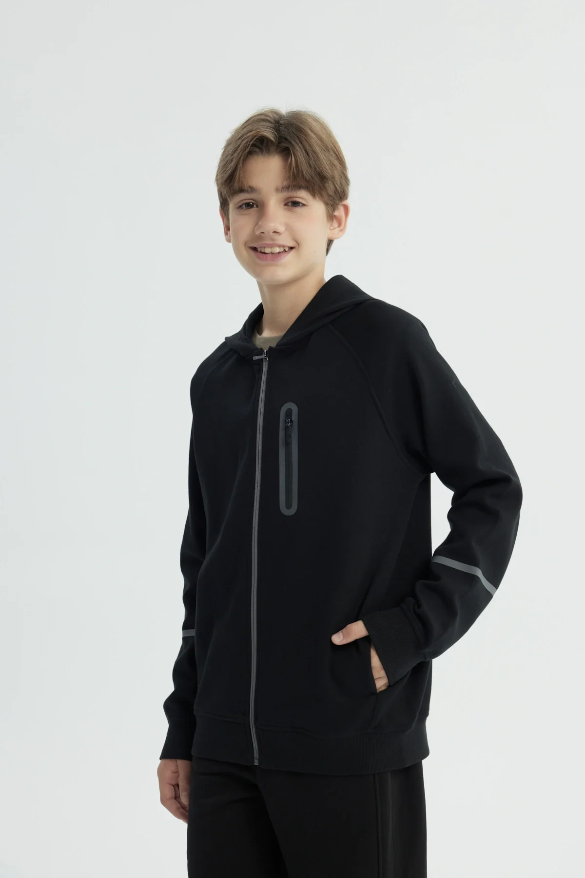 Polerón Niño Regular Negro - Image 2