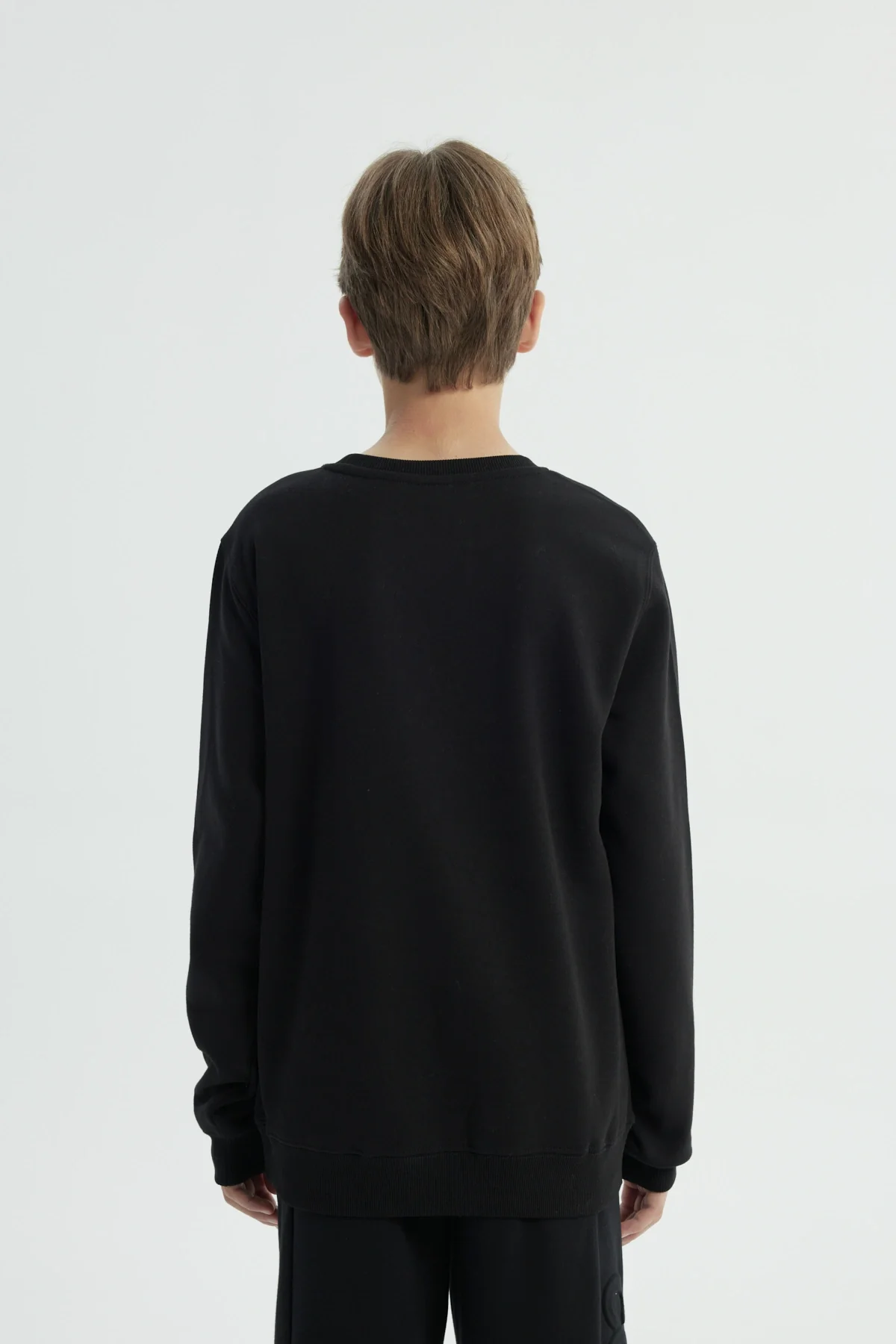 Polerón Niño Slim Negro - Image 3