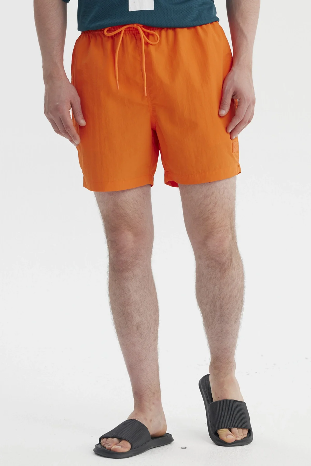 Short de Baño Hombre Liso Naranjo