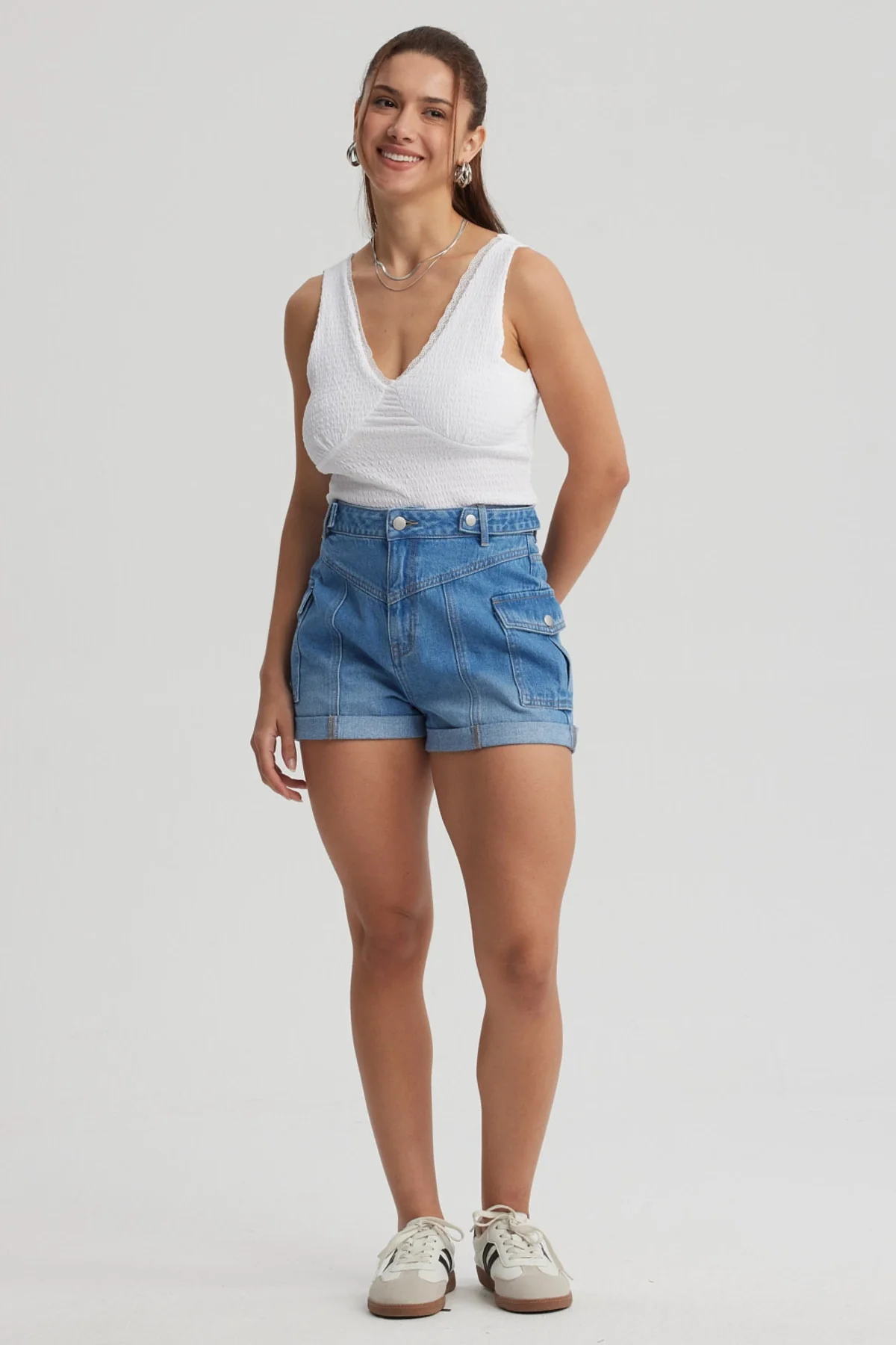 Short Mujer Cargo Azul - Image 4