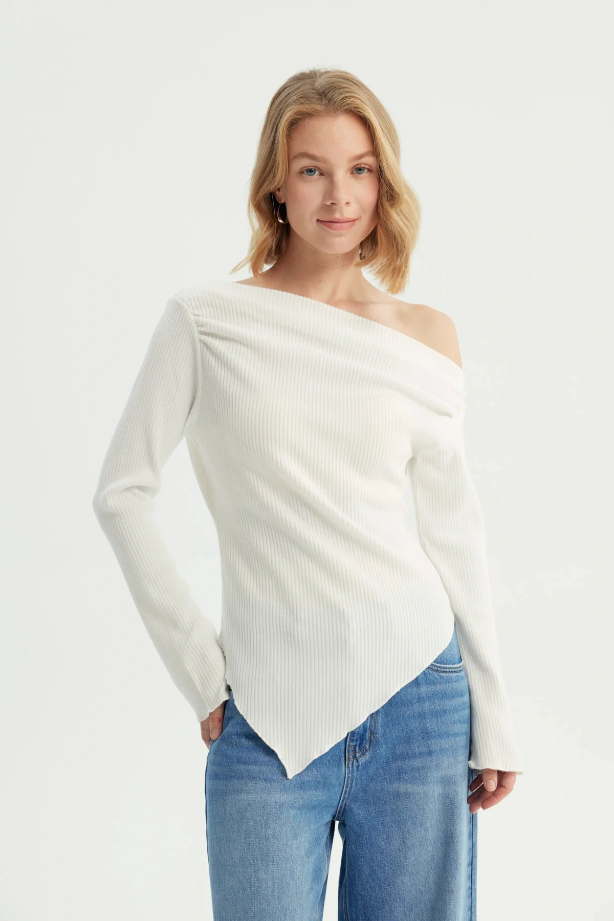 Sweater Mujer Con Faldón Crudo
