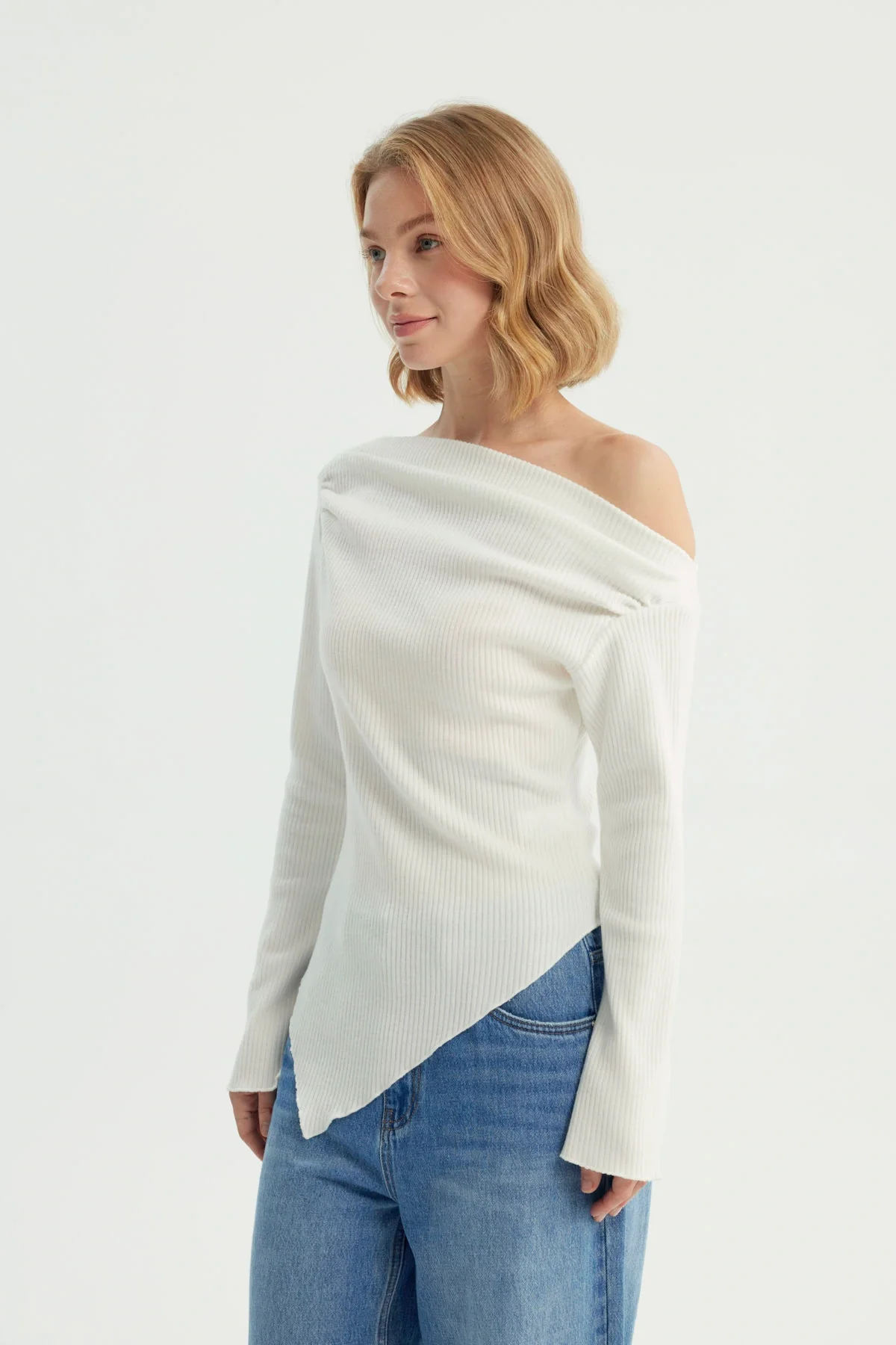 Sweater Mujer Con Faldón Crudo - Image 2