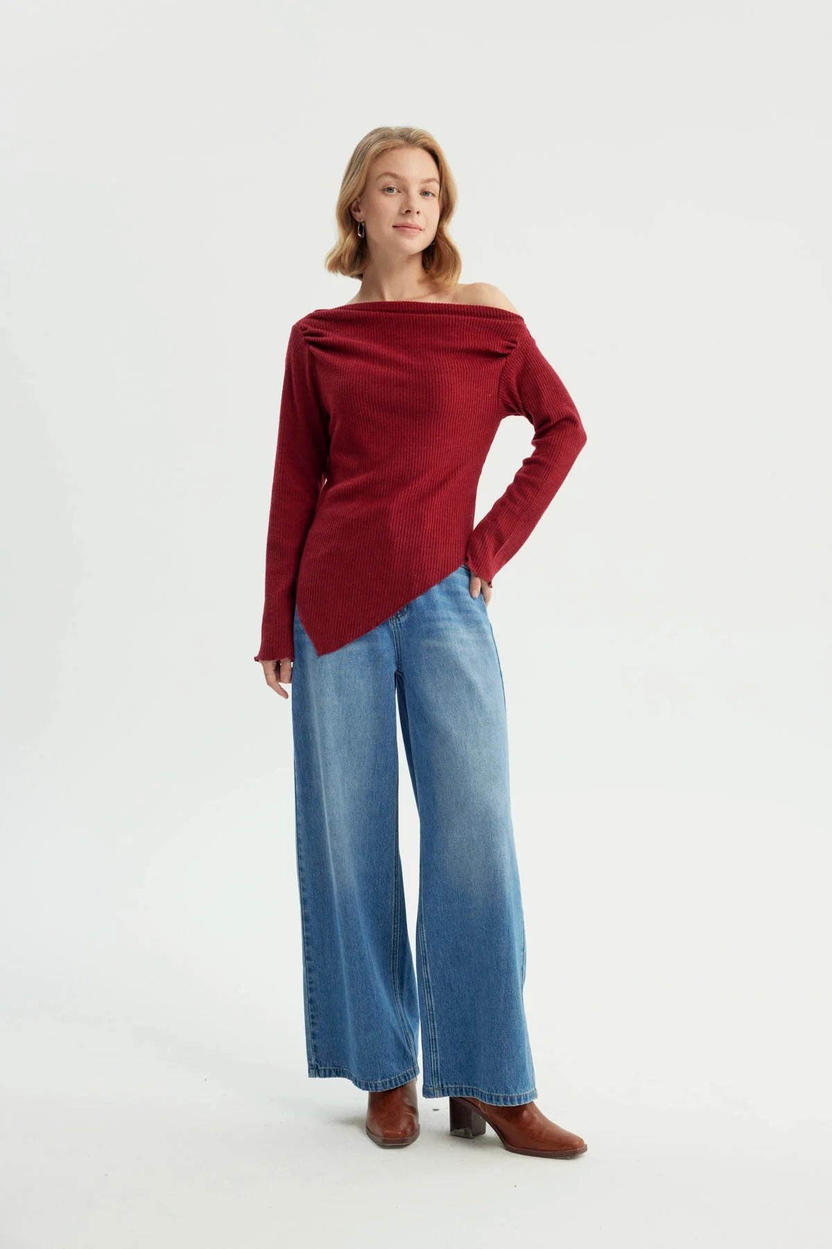 Sweater Mujer Con Faldón Rojo - Image 4