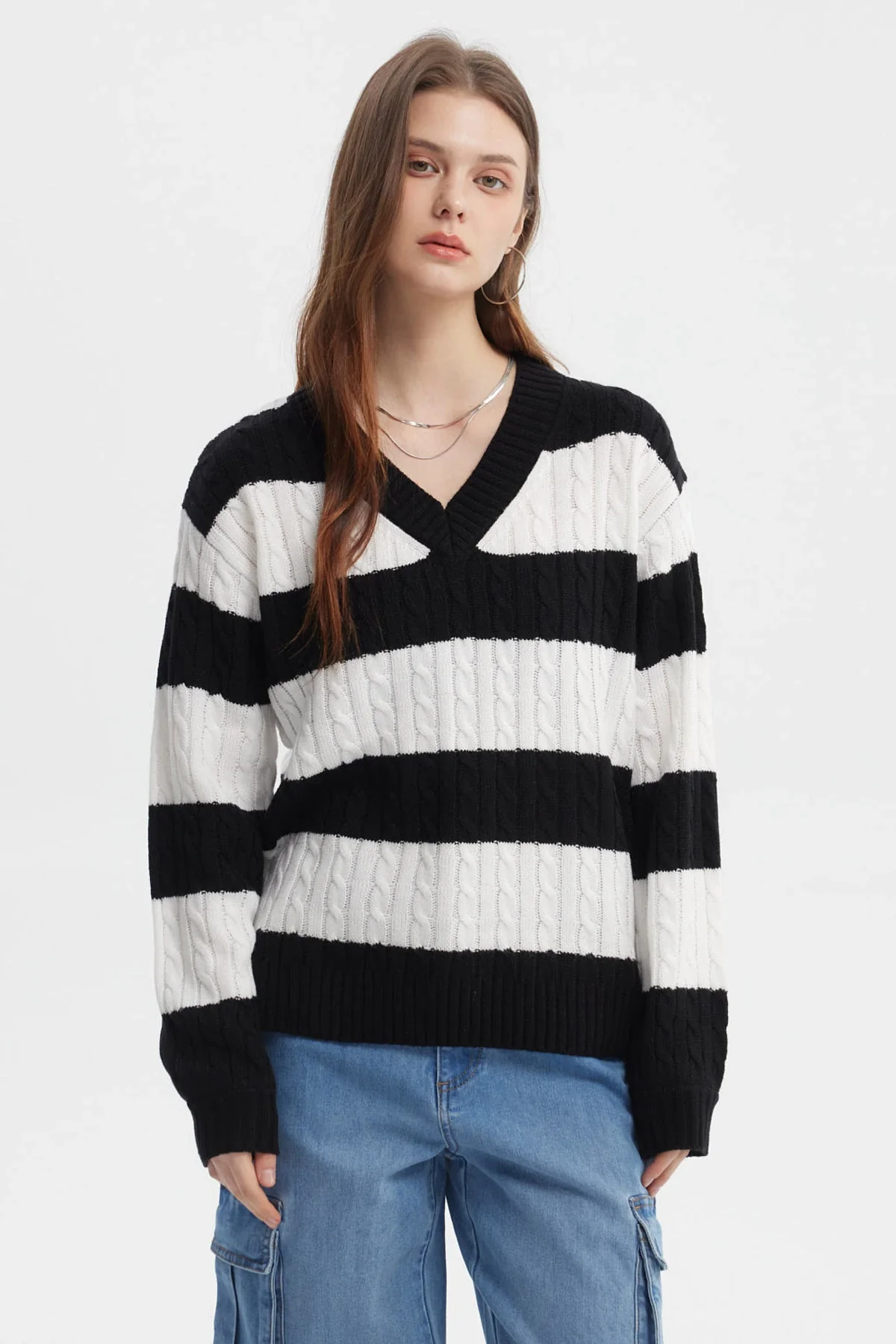 Sweater Mujer Cuello V Rayas Negro / Blanco