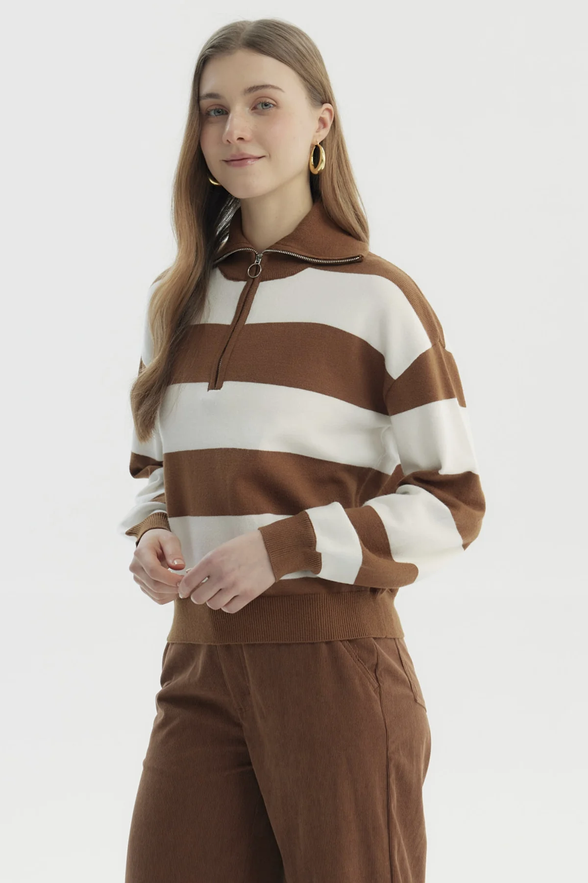 Sweater Mujer Juvenil Camel Oscuro - Image 2