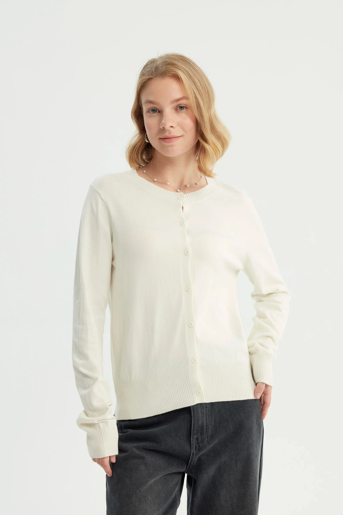 Sweater Mujer Regular Crema
