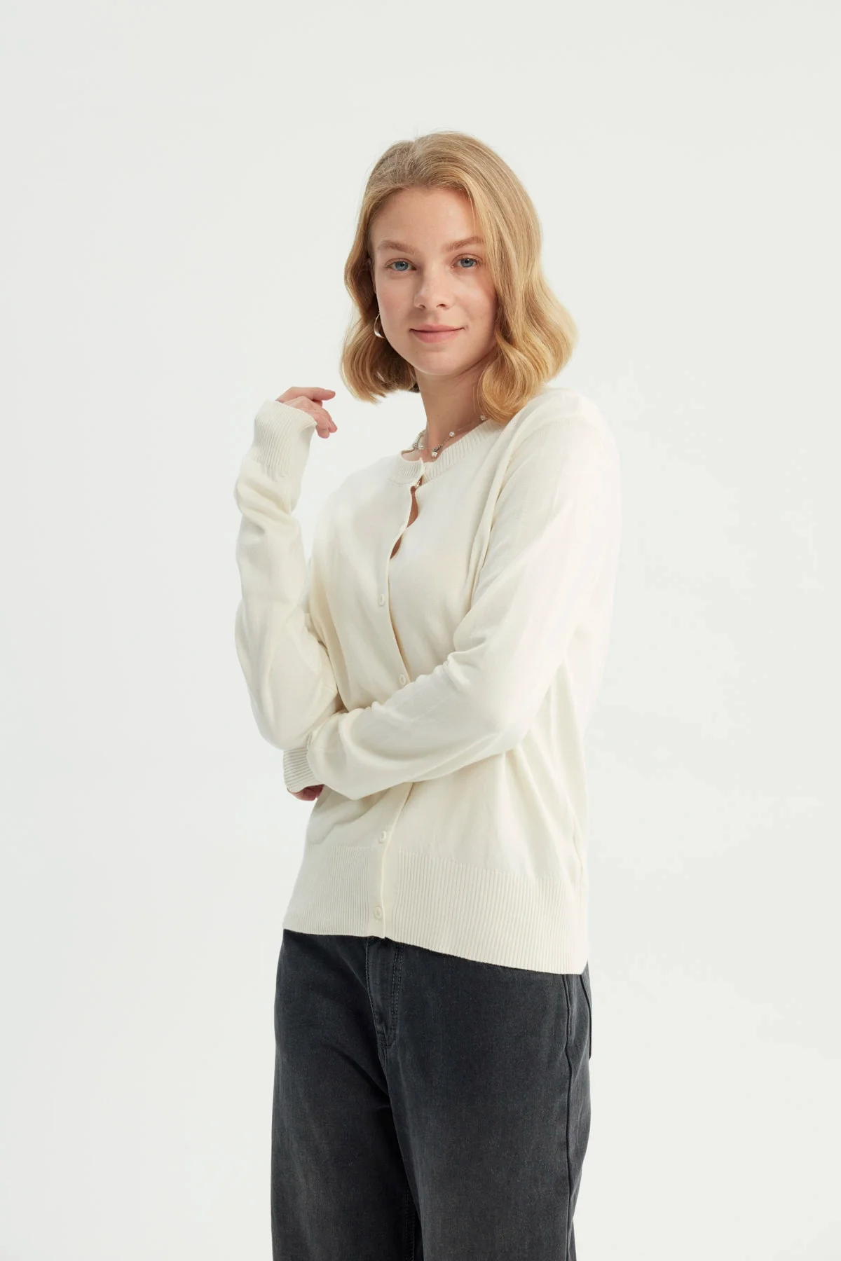 Sweater Mujer Regular Crema - Image 2