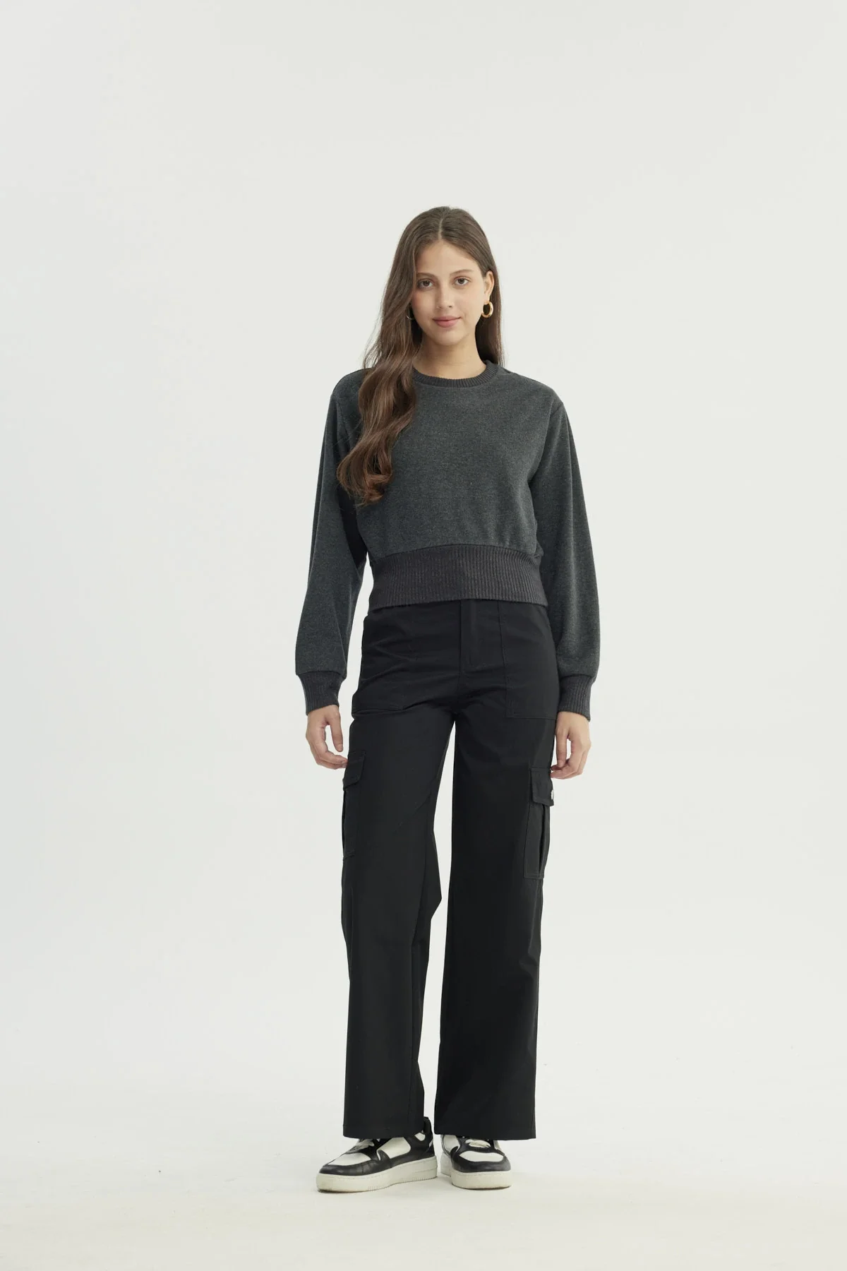Sweater Mujer Regular Gris Oscuro - Image 4