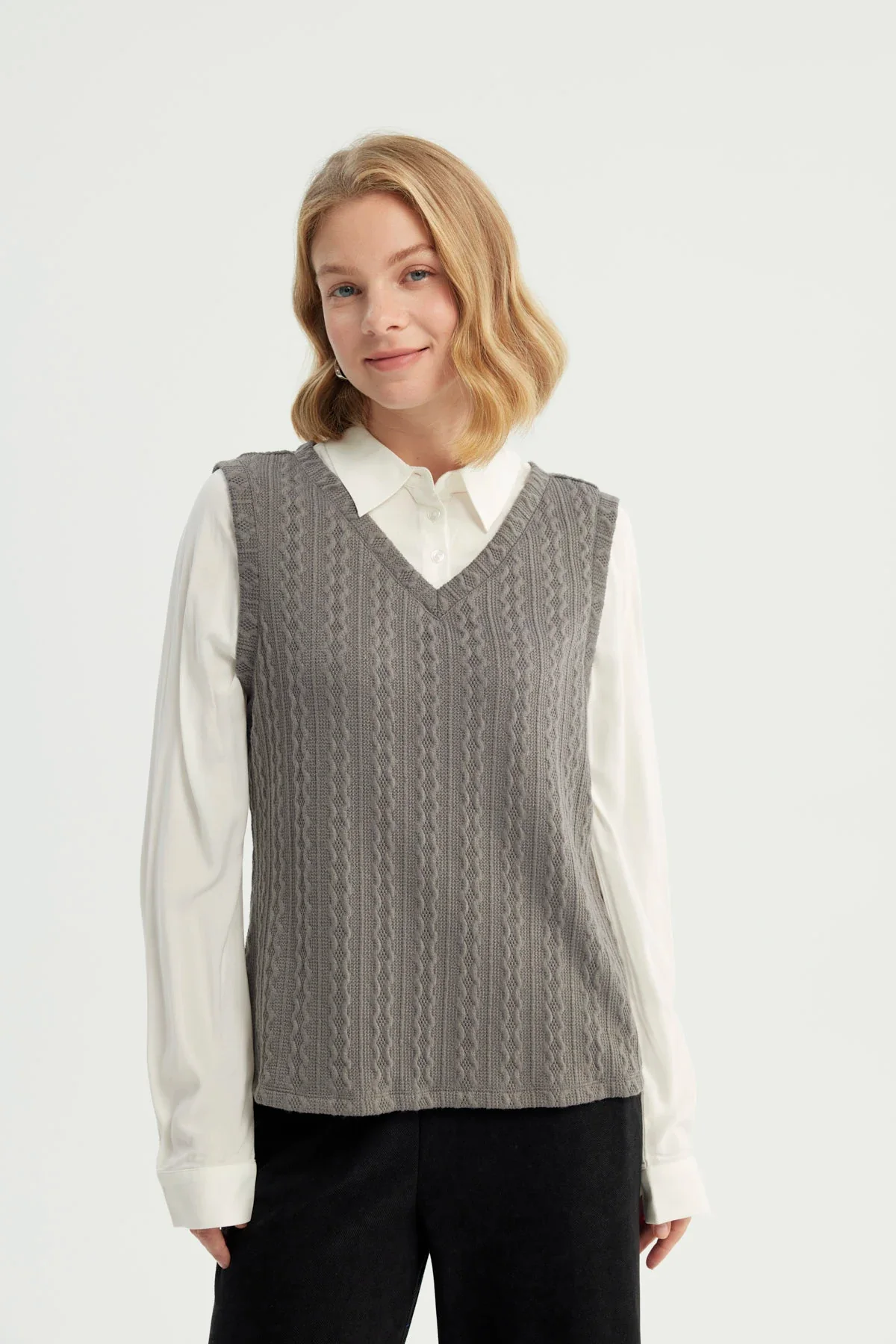 Sweater Mujer Regular Gris Oscuro
