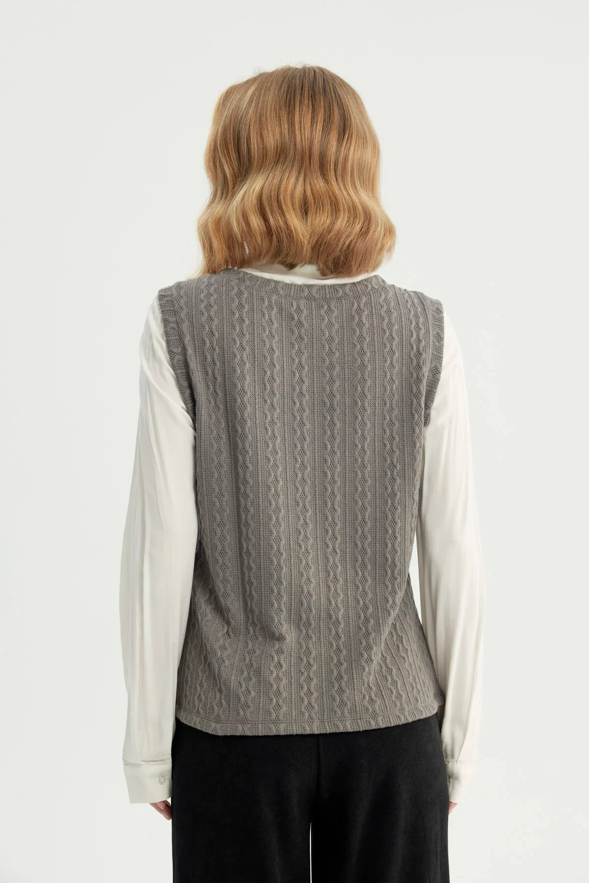 Sweater Mujer Regular Gris Oscuro - Image 2