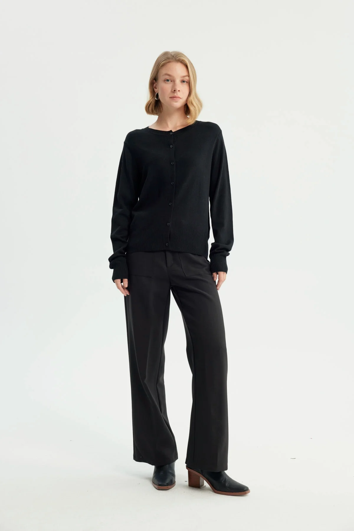 Sweater Mujer Regular Negro - Image 4