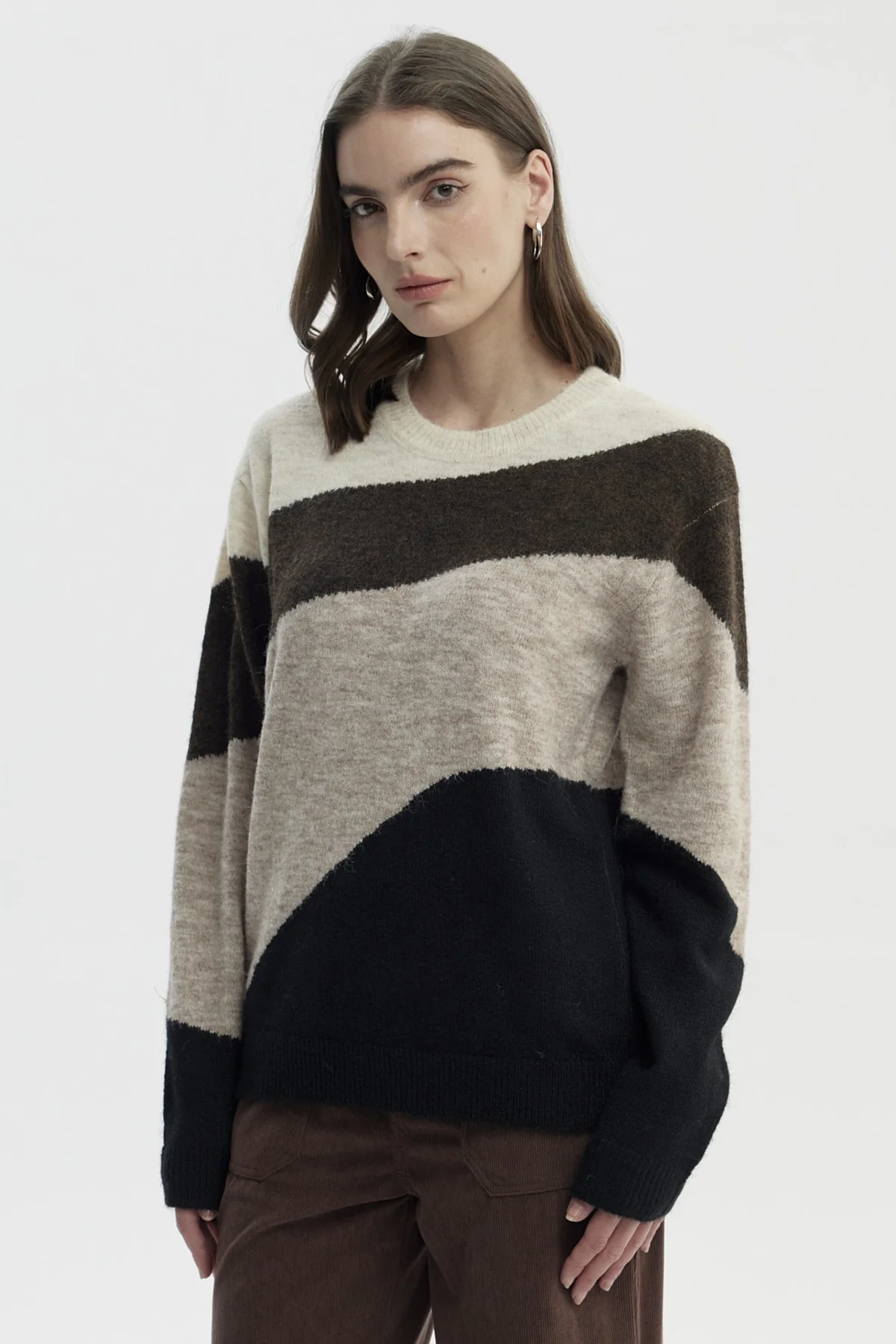 Sweater Mujer Slim Cuello Redondo Café - Image 2