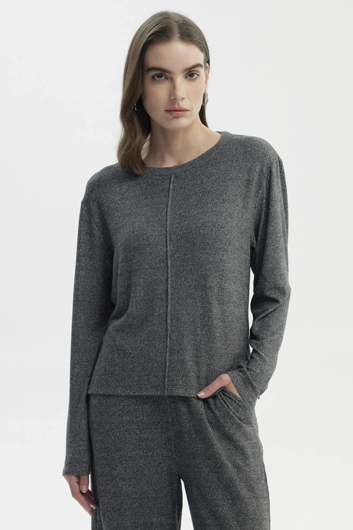Sweater Mujer Slim Cuello Redondo Gris Oscuro