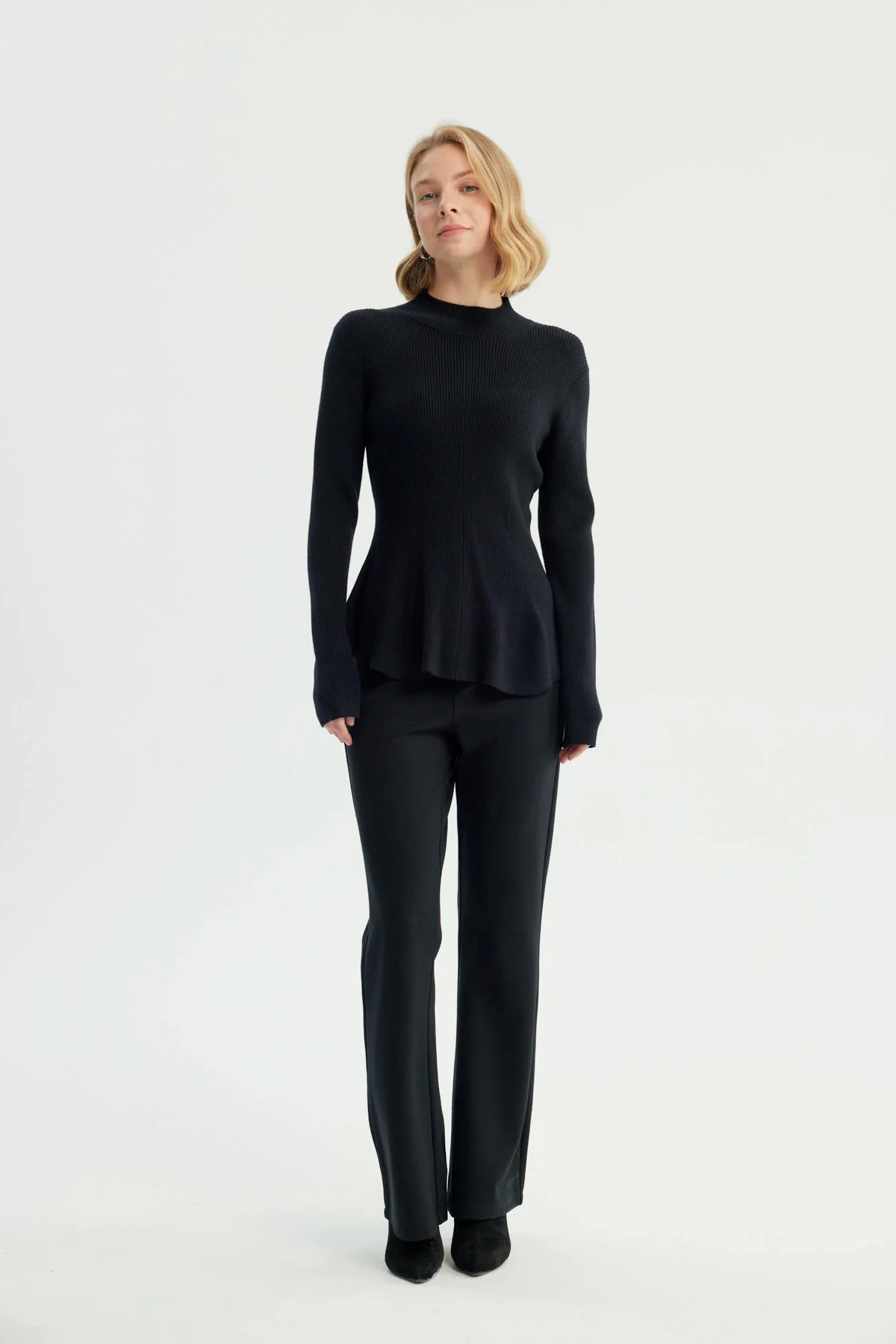 Sweater Mujer Slim Negro - Image 4